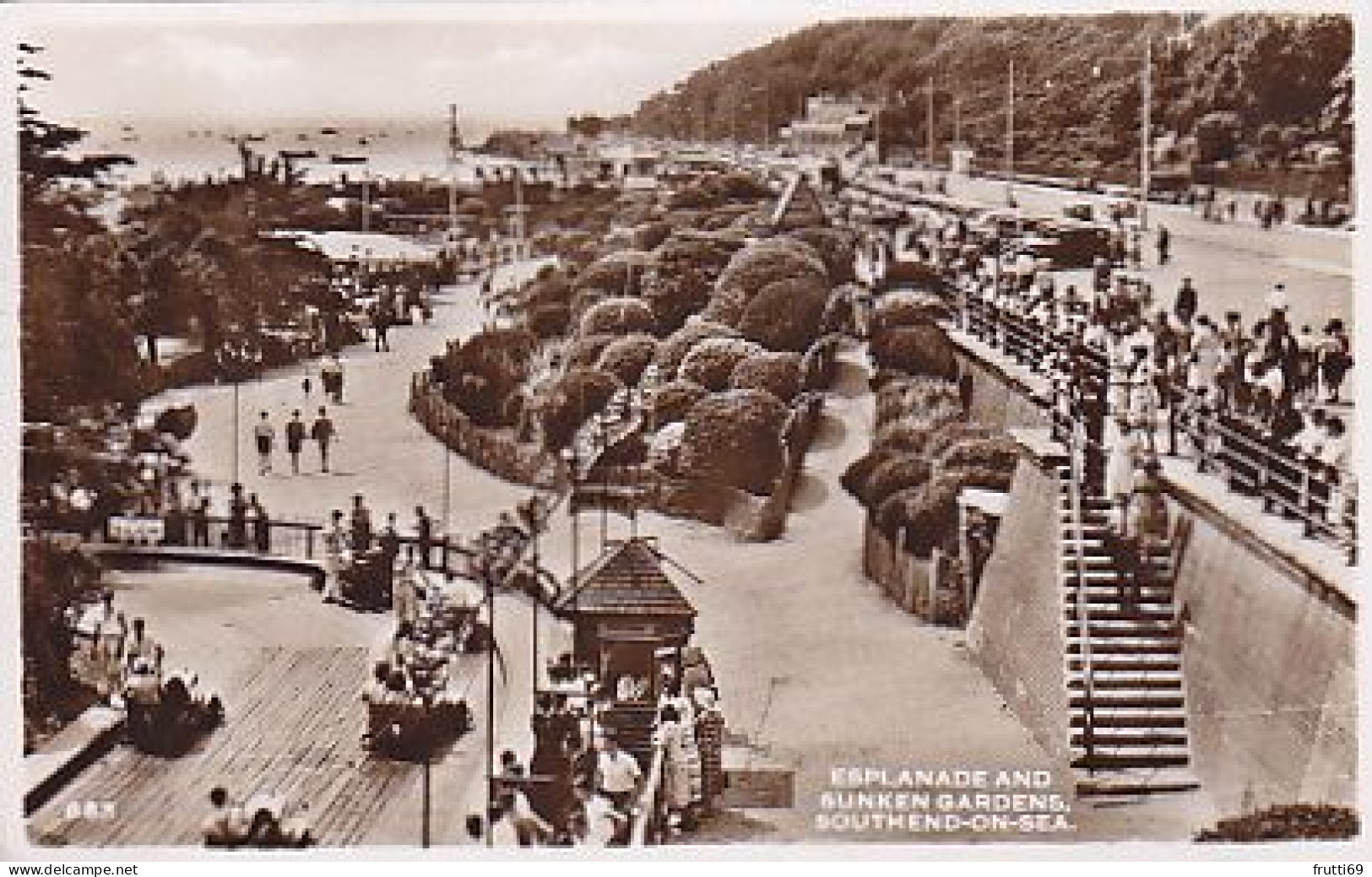 AK 207993 ENGLAND - Southend-on-Sea - Esplanade And Sunken Gardens - Southend, Westcliff & Leigh