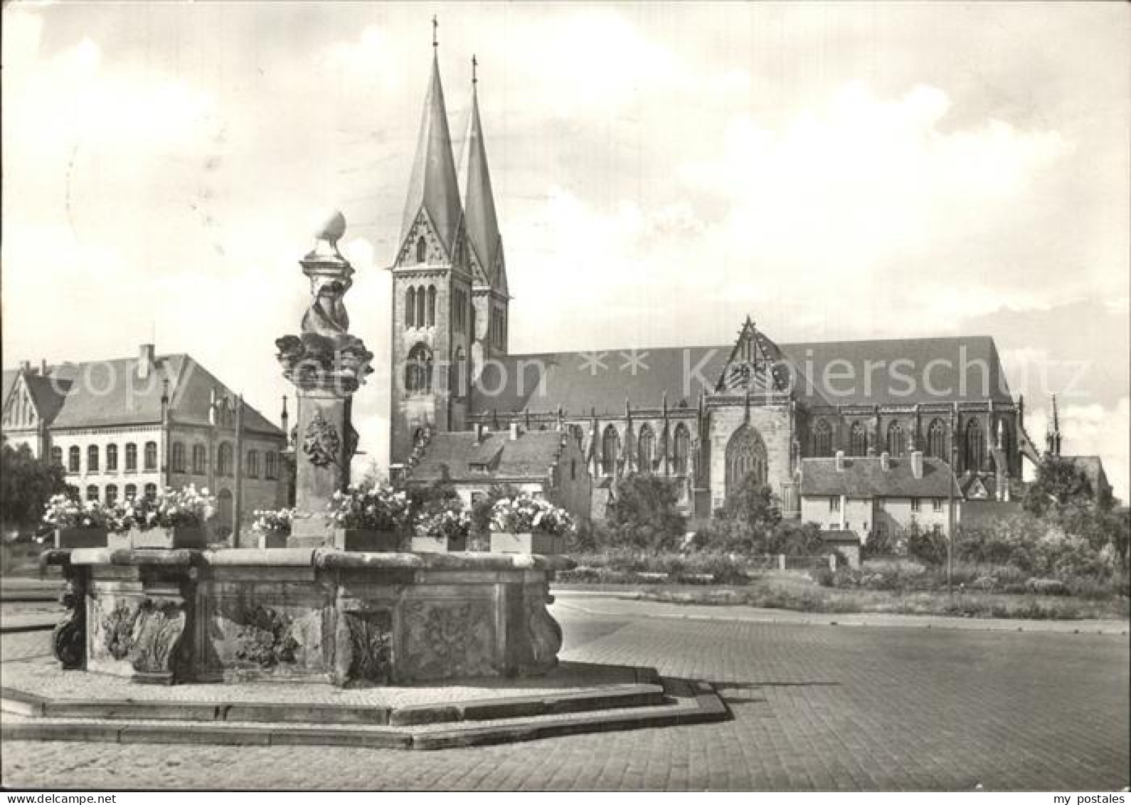 72383446 Halberstadt Dom Mit Holzmarktbrunnen Halberstadt - Halberstadt