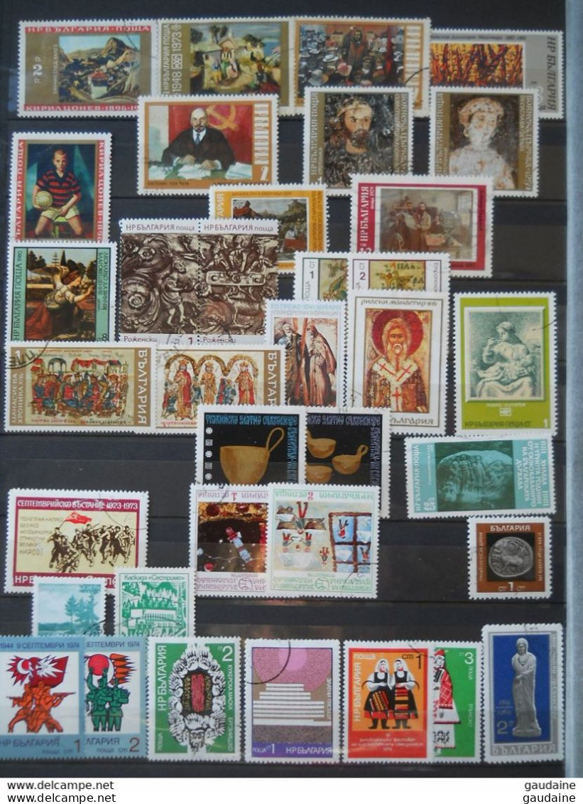 BULGARIE - BULGARIA - LOT DE 455 TIMBRES DIFFERENTS - SET - COLLECTION