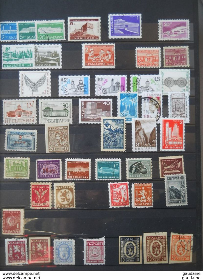 BULGARIE - BULGARIA - LOT DE 455 TIMBRES DIFFERENTS - SET - COLLECTION