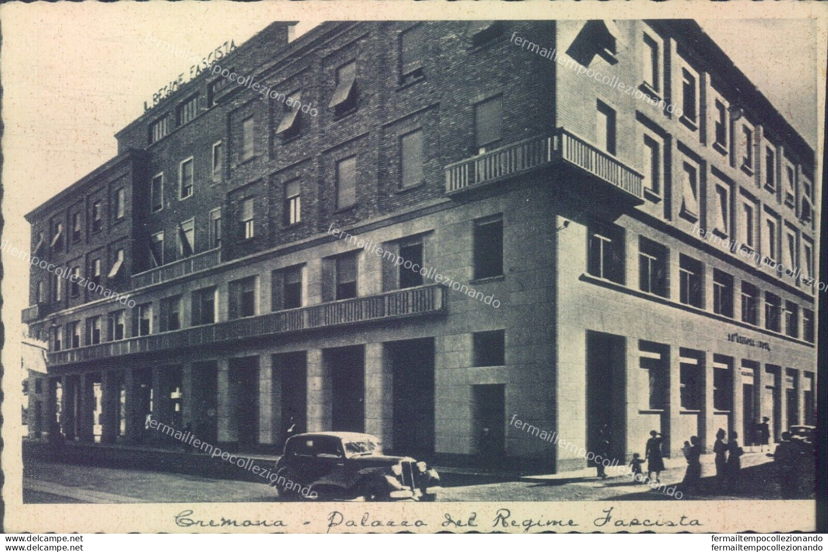 I609 Cartolina Cremona Citta'  Palazzo Del Regime Facciata Animata Auto 1944 - Cremona