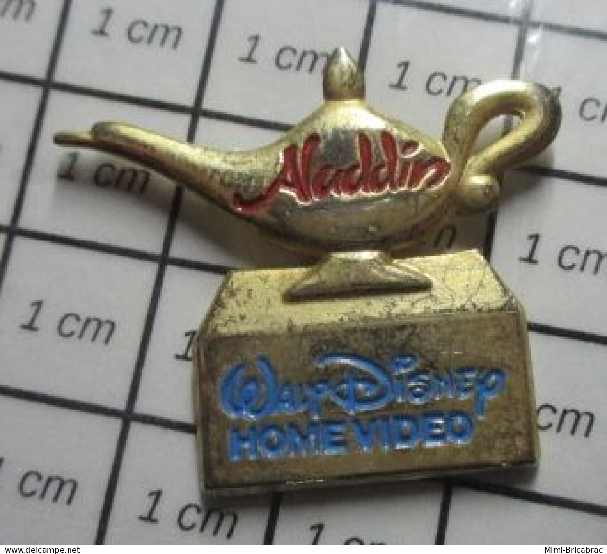 616B Pin's Pins / Beau Et Rare / DISNEY / FILM WALT DISNEY HOME VIDEO ALADDIN LAMPE MAGIQUE - Disney