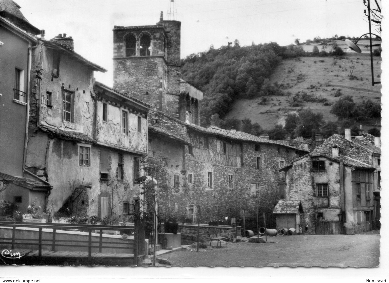 Blesle Vieilles Maisons Clocher - Blesle