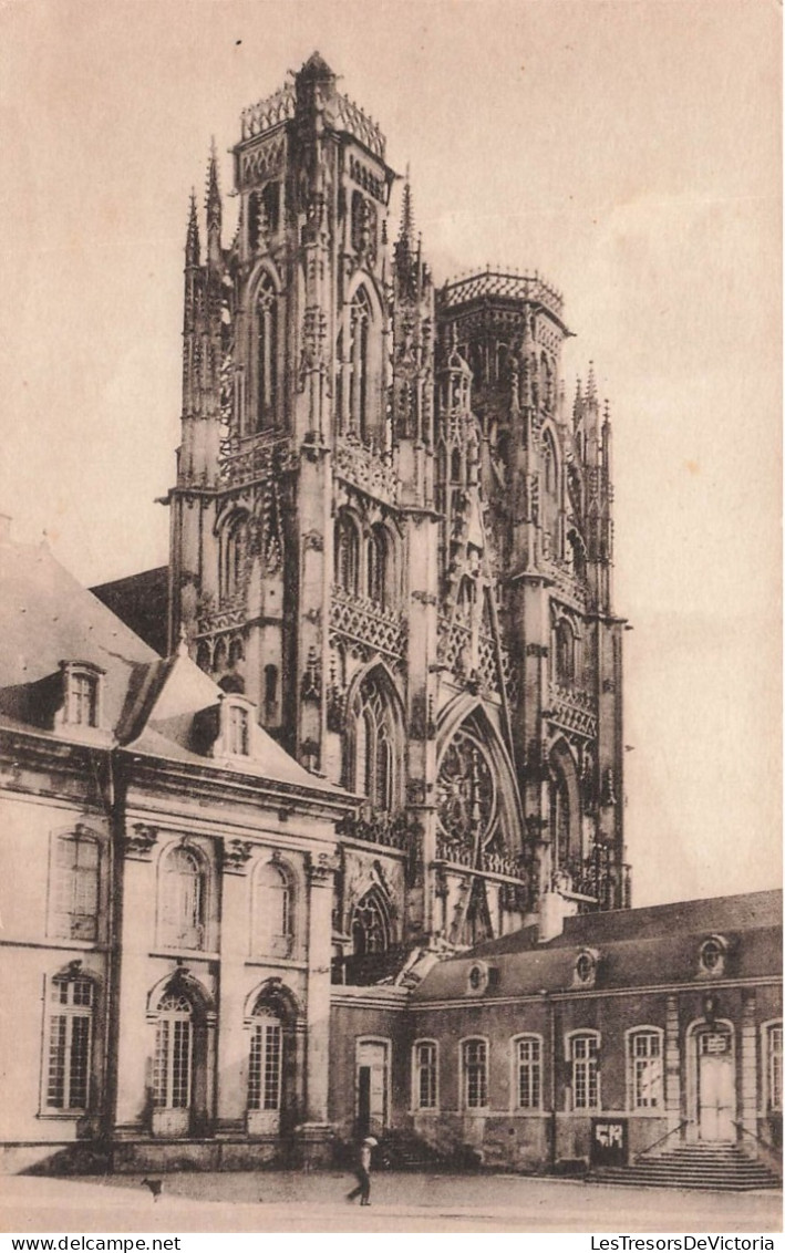 FRANCE - Toul - La Cathédrale Vue Prise De La Cour De L'hôtel De Ville - Carte Postale Ancienne - Toul