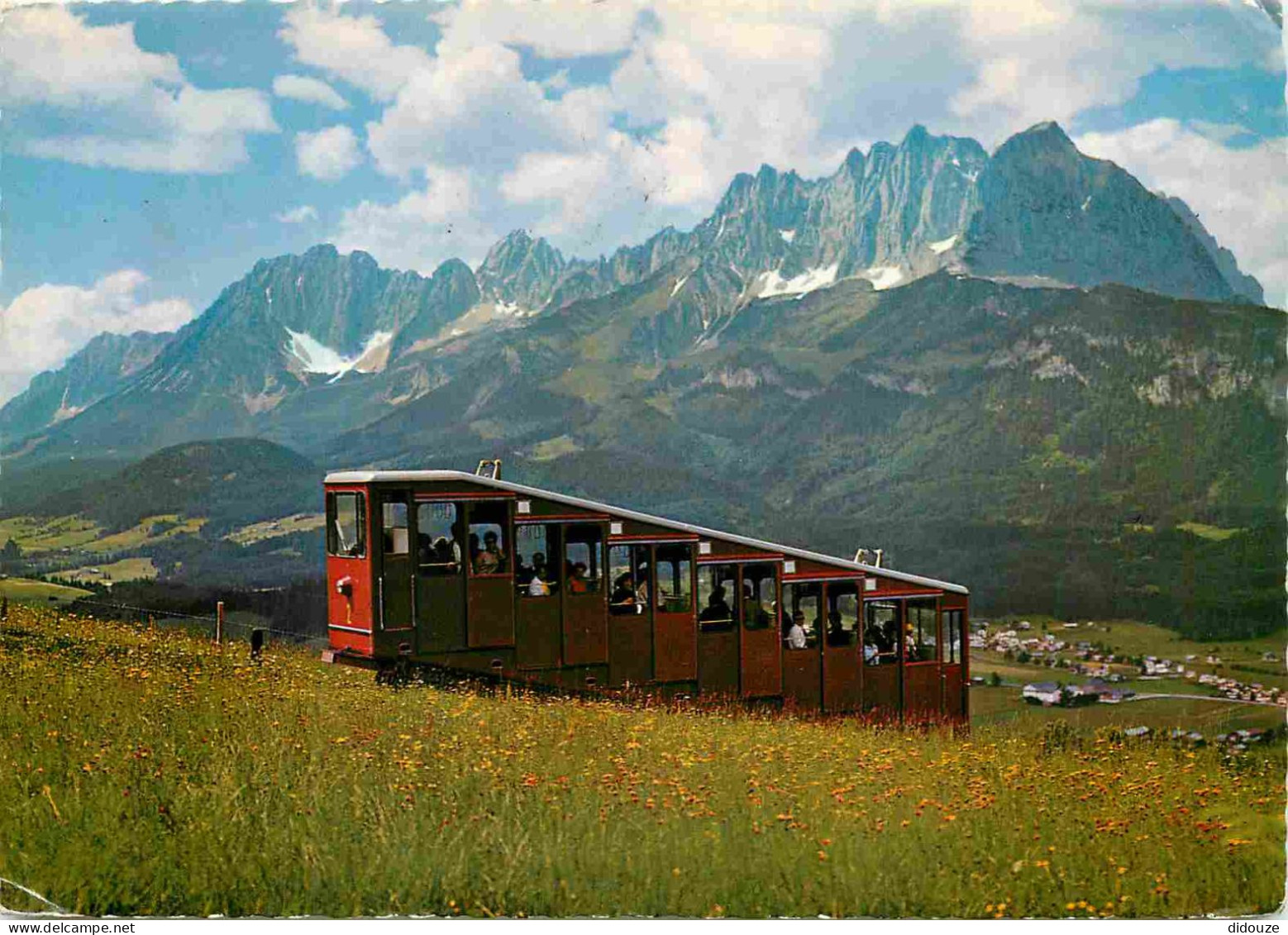 Trains - Funiculaires - Bergbahn Mit Wildem Kaiser - Luftkurort St Johann In Tirol - CPM - Etat Pli Visible - Voir Scans - Funiculares