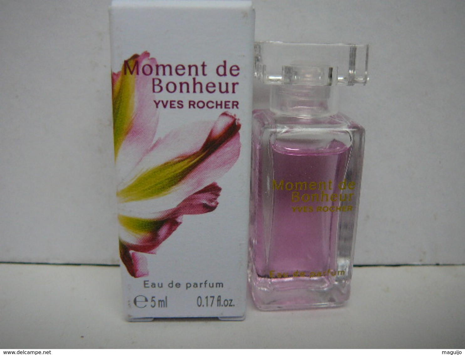 YVES ROCHER " MOMENT DE BONHEUR " MINI EDP 5 ML  NEUVE  LIRE ET VOIR!! - Miniaturen Damendüfte (mit Verpackung)