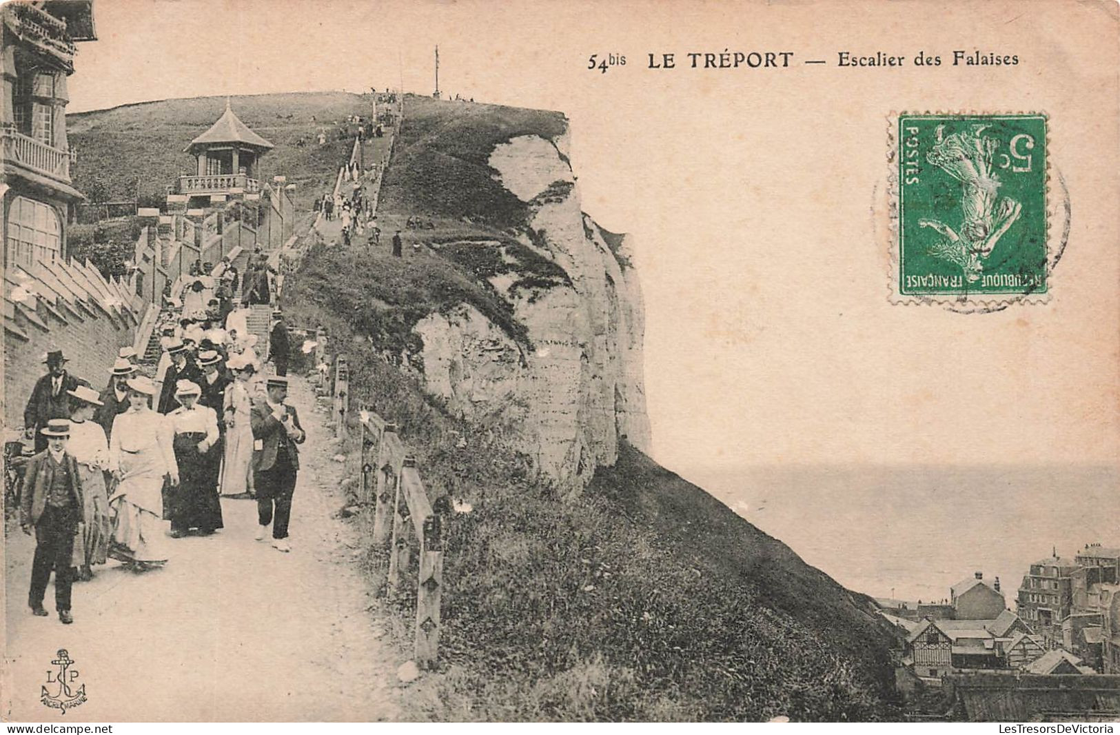 FRANCE - Le Tréport - Vue Sur L'escalier Des Falaises - Animé - Vue De Plusieurs Maisons - Carte Postale Ancienne - Le Treport