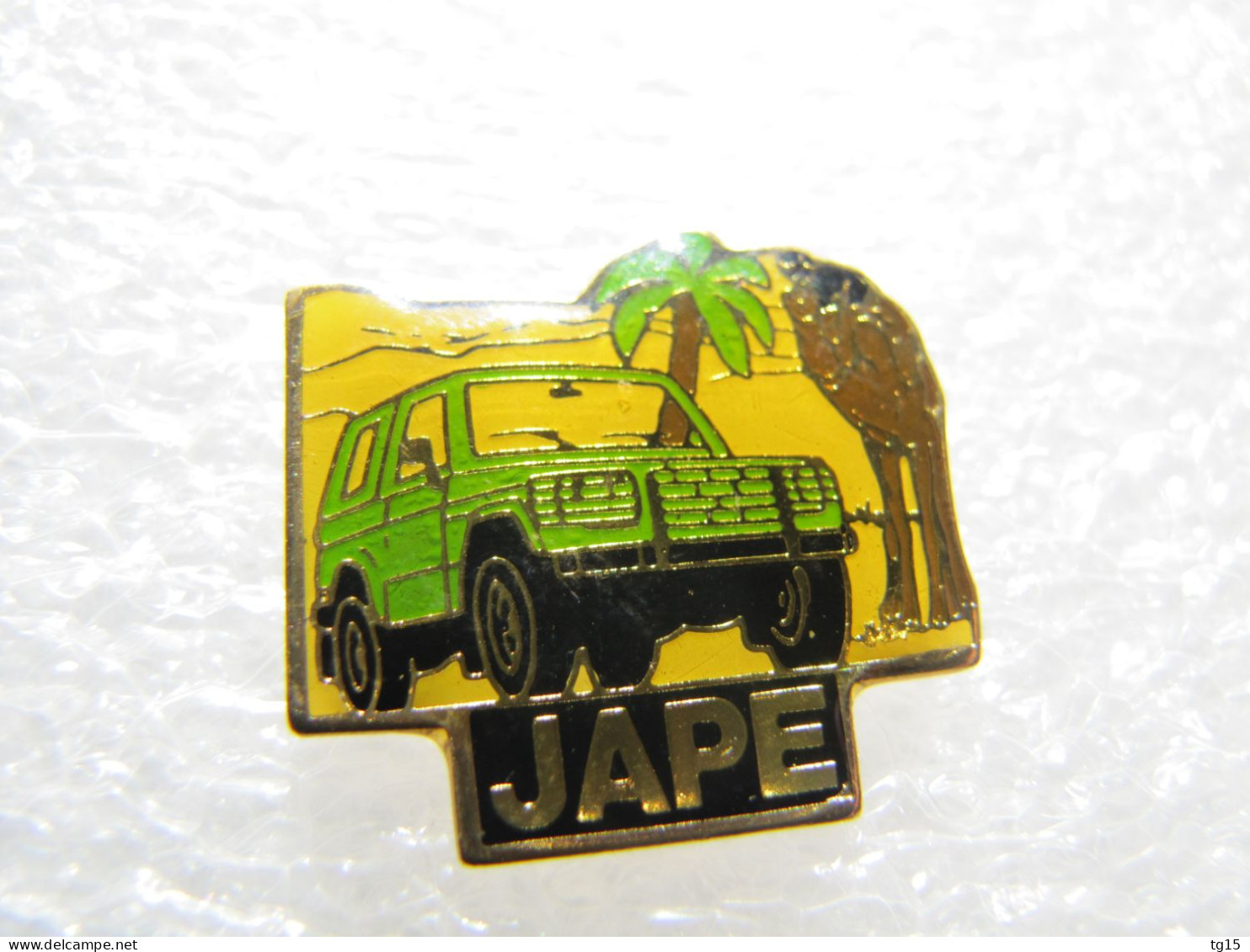 RARE PIN'S  MITSUBISHI  PAJERO  JAPE  PALMIER  CHAMEAU - Mitsubishi