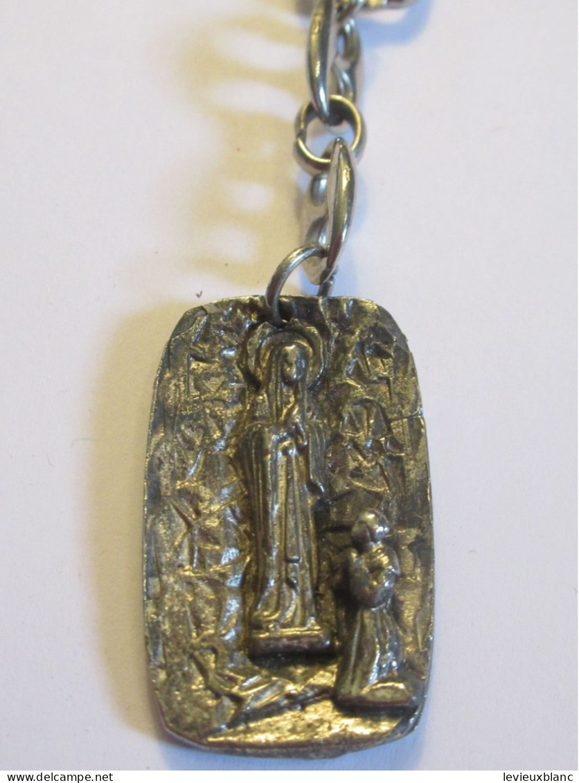 Porte-clé  Ancien/Religieux /  Notre Dame De LOURDES/ Bronze Nickelé  / Vers 1980- 1990     POC757 - Schlüsselanhänger
