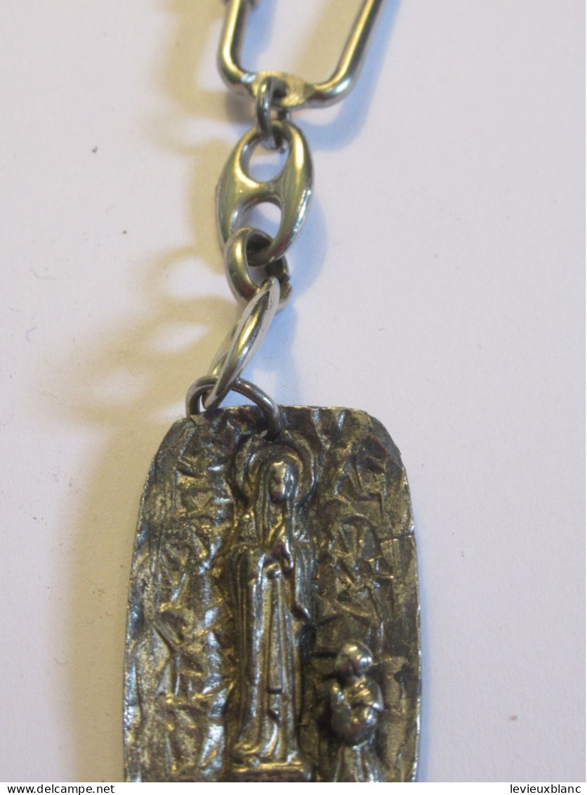 Porte-clé  Ancien/Religieux /  Notre Dame De LOURDES/ Bronze Nickelé  / Vers 1980- 1990     POC757 - Schlüsselanhänger