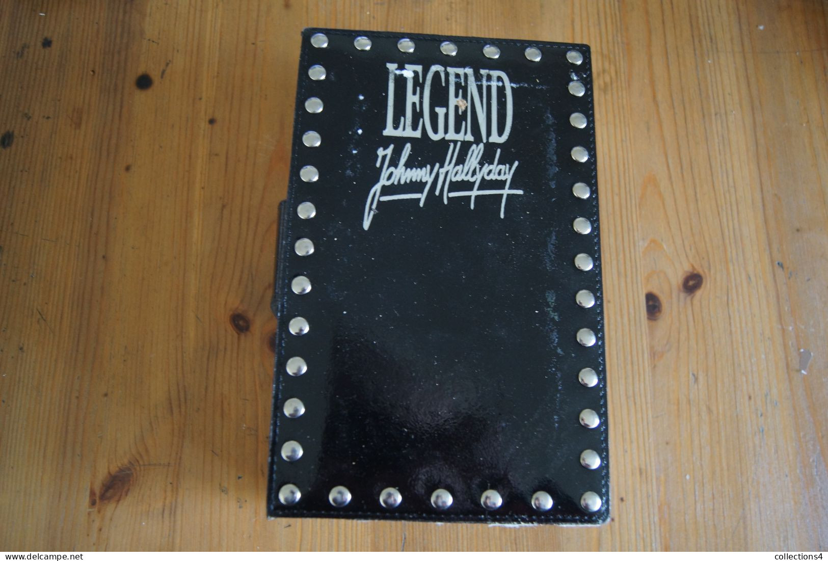 JOHNNY HALLYDAY LEGEND TRES RARE COFFRET 2 VHS VALEUR+ SERIE LIMITEE NUMEROTEE - DVD Musicales