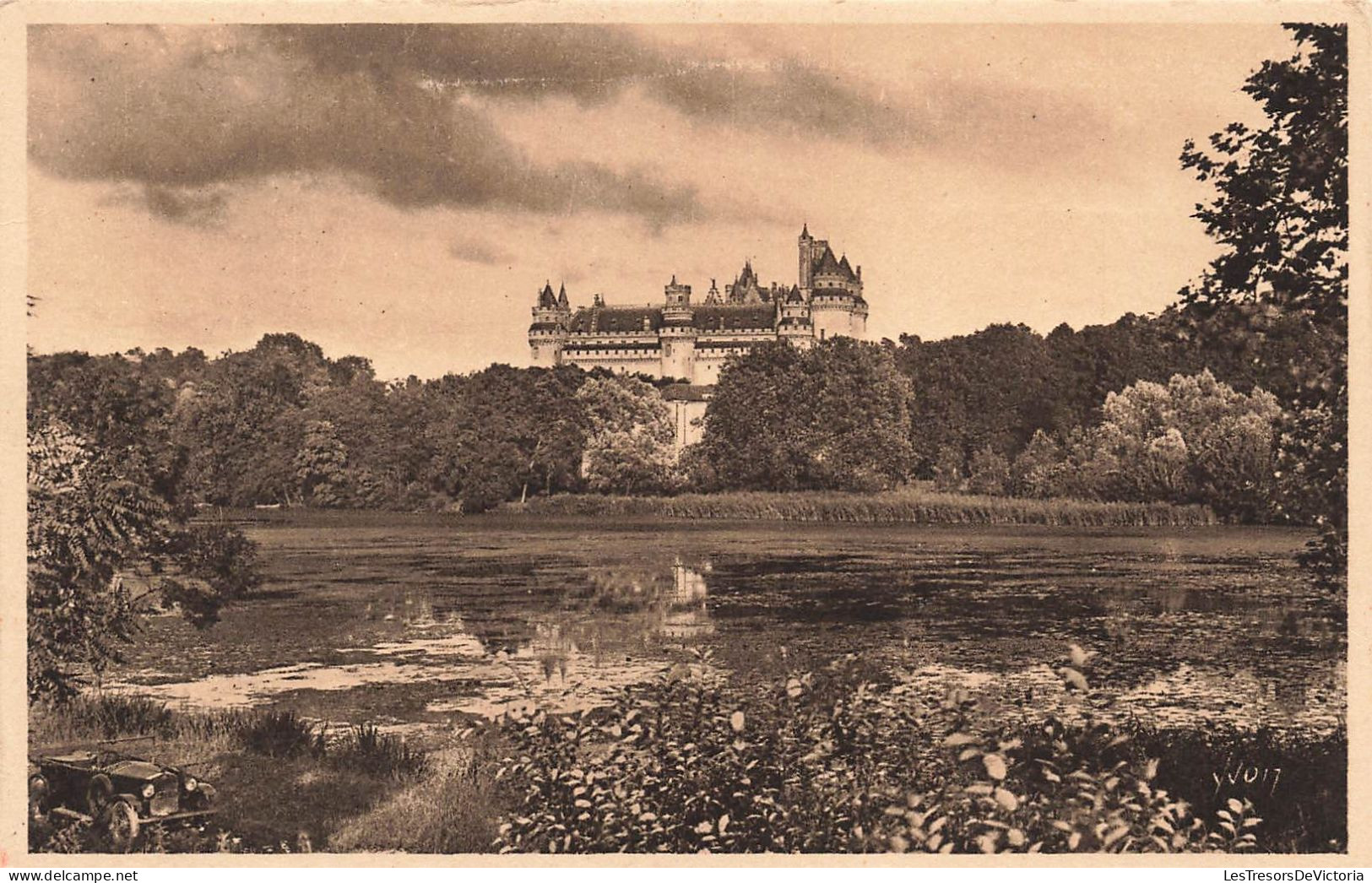FRANCE - Château De Pierrefonds (Oise) - Vue Générale Prise De L'Etang - Vue De L'extérieur - Carte Postale Ancienne - Pierrefonds