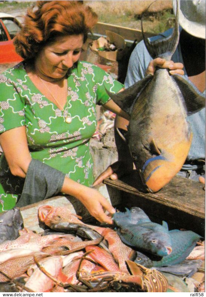 1 AK Insel Saint Martin Karibik * Fisch Markt In Marigot - Hauptstadt Des Französischen Teils Von St-Martin - IRIS Karte - Saint Martin