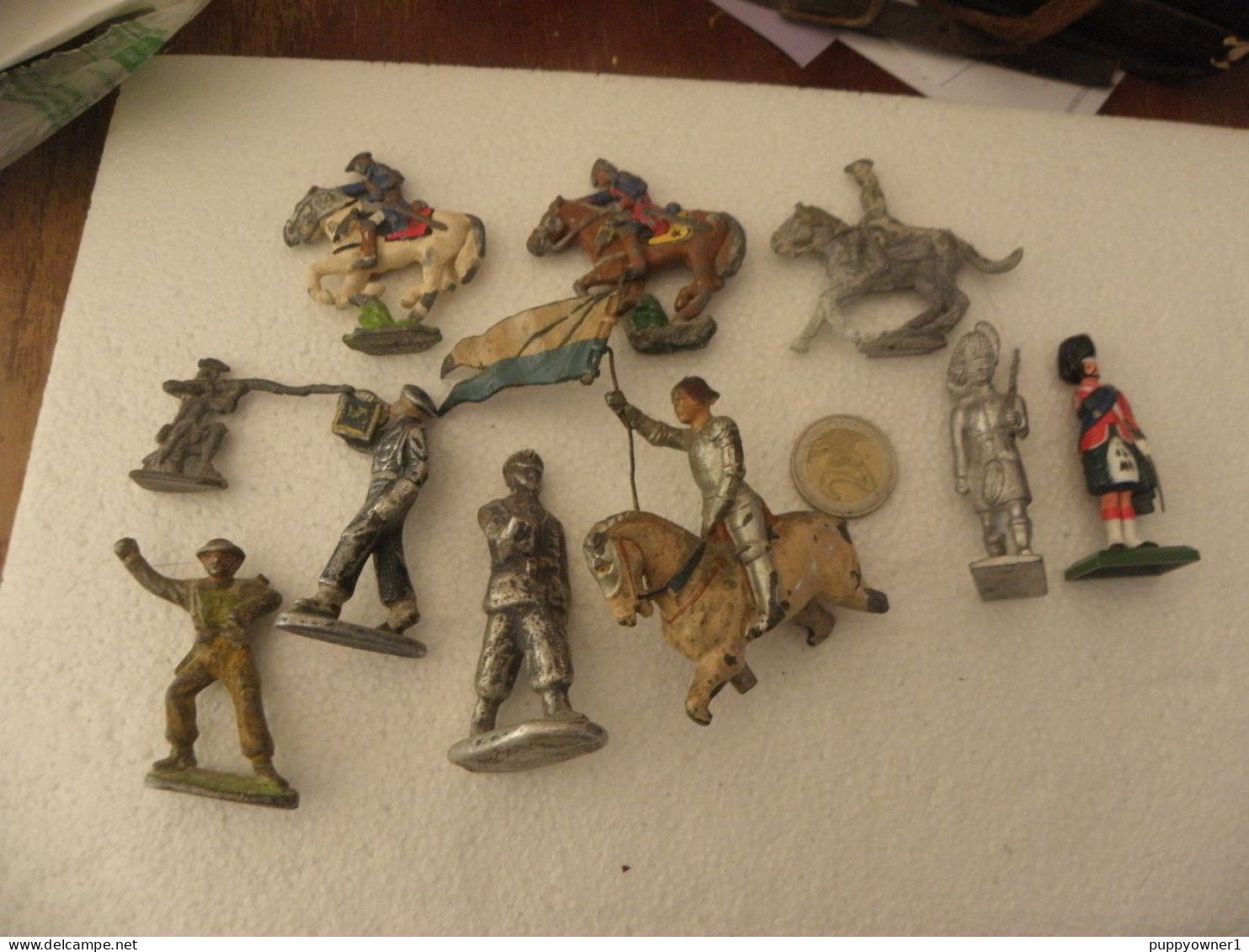 10 Antique Soldats Miniatures En Plomb - Zinnsoldaten