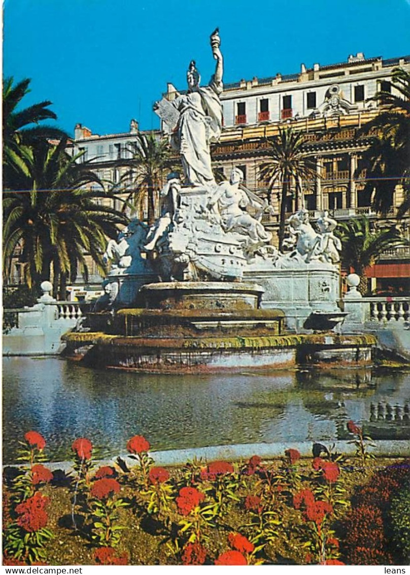 TOULON - LOT DE 146 CARTES POSTALES SEMI-MODERNES