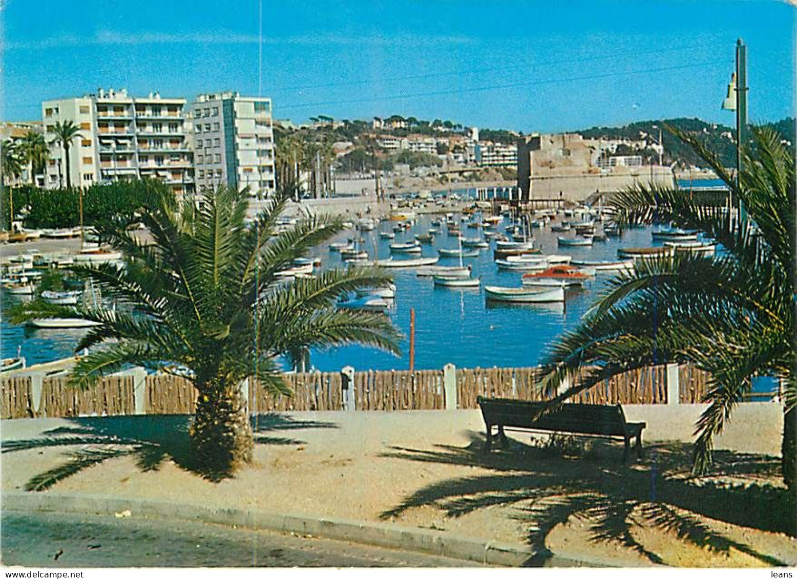 TOULON - LOT DE 146 CARTES POSTALES SEMI-MODERNES