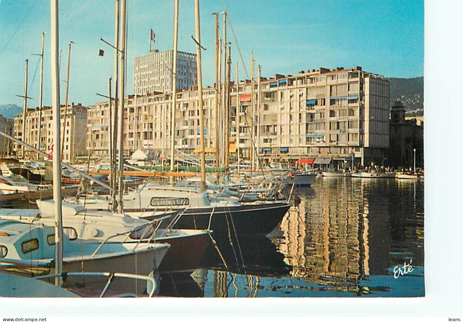 TOULON - LOT DE 146 CARTES POSTALES SEMI-MODERNES