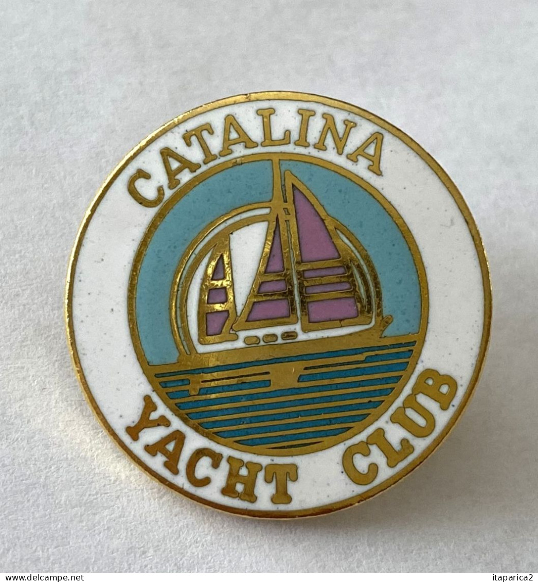 PINS BATEAUX  CATALINA YACHT CLUB / 33NAT - Boats