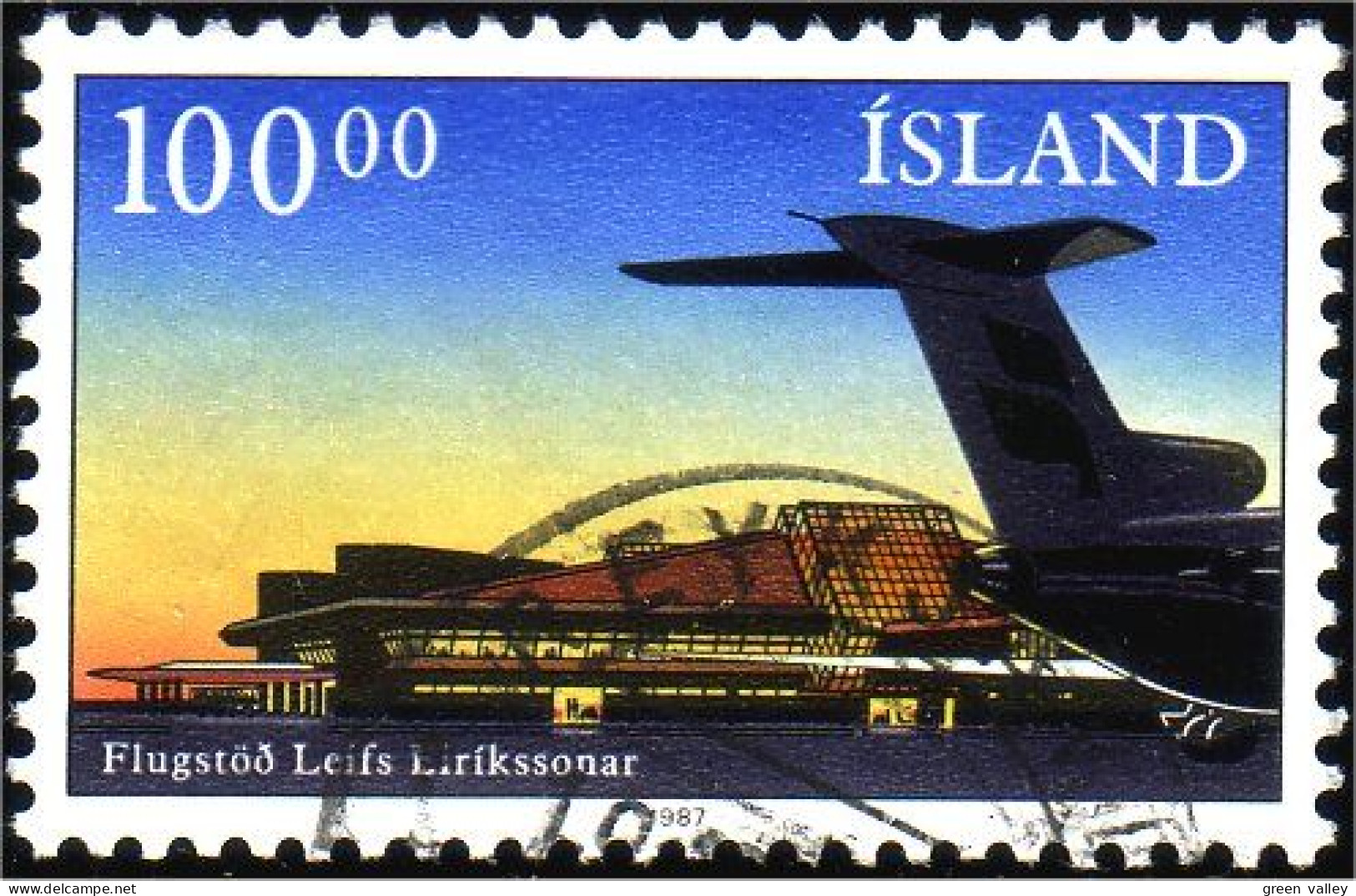 496 Iceland Airplane Airport (ISL-220) - Aviones