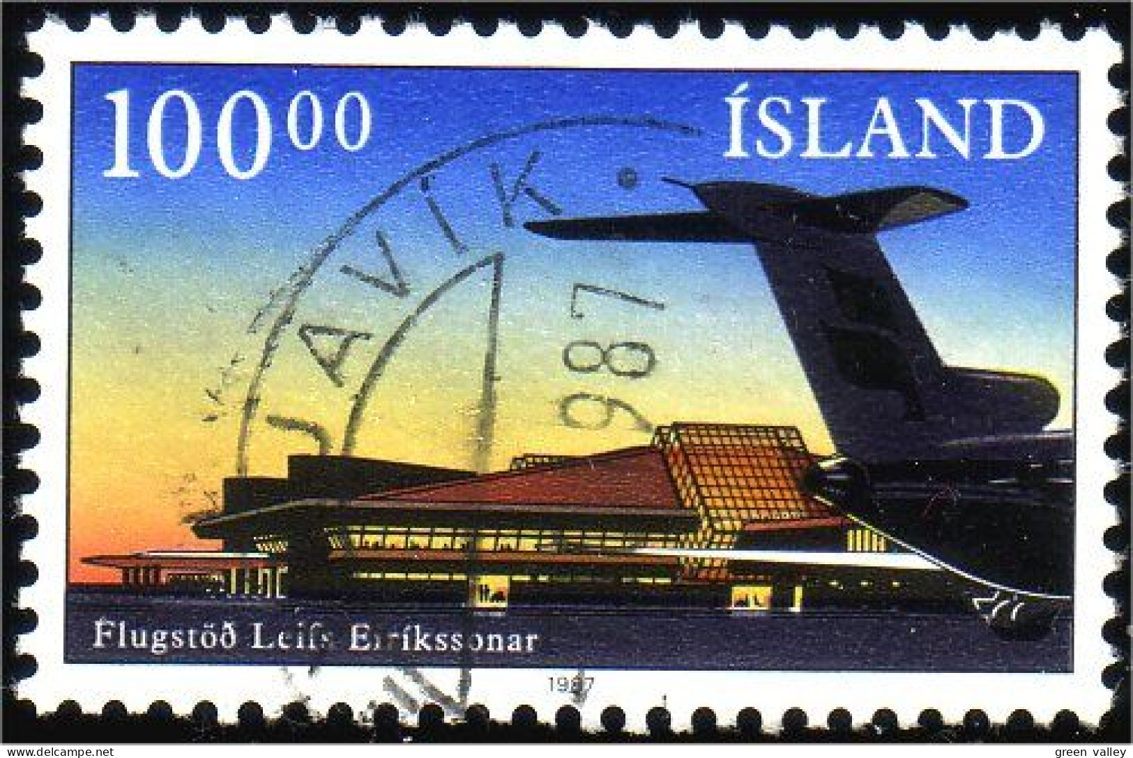 496 Iceland Airplane Airport (ISL-221) - Aviones