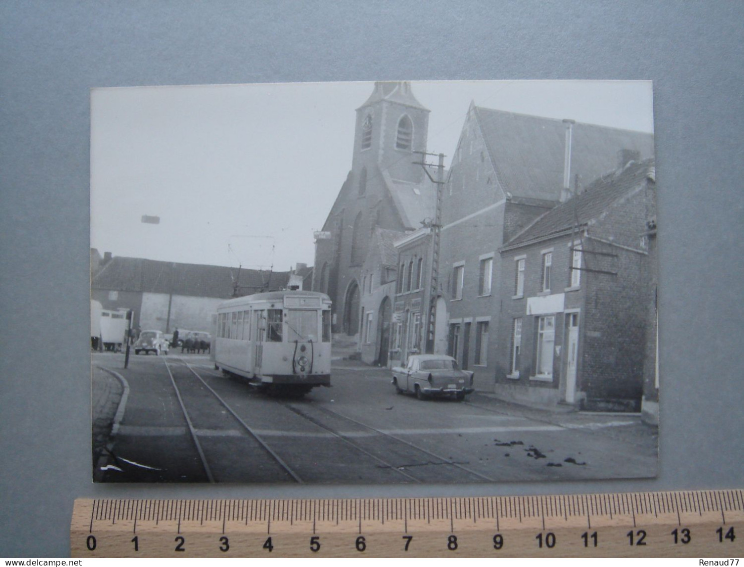 Photo - Elouges - Rue Du Commerce - Eglise Saint Martin - Tram - Tramway - Ligne 6 - Dour