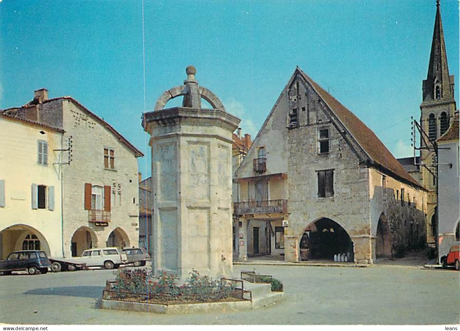 DEPARTEMENT DE LA DORDOGNE  (24) - LOT DE 150 CARTES POSTALES SEMI-MODERNES