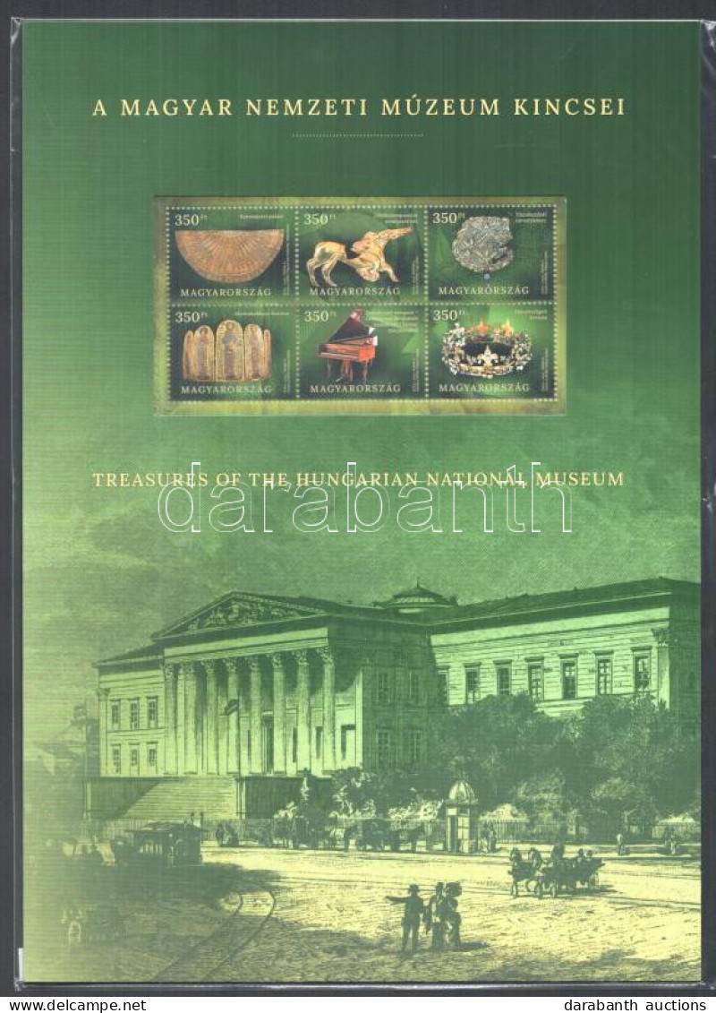 ** 2023 Magyar Nemzeti Múzeum Kincsei Bélyegszett, Tartalmazza A Blokk Alapváltozatát, Piros Sorszámú Vágott Blokkot és  - Autres & Non Classés