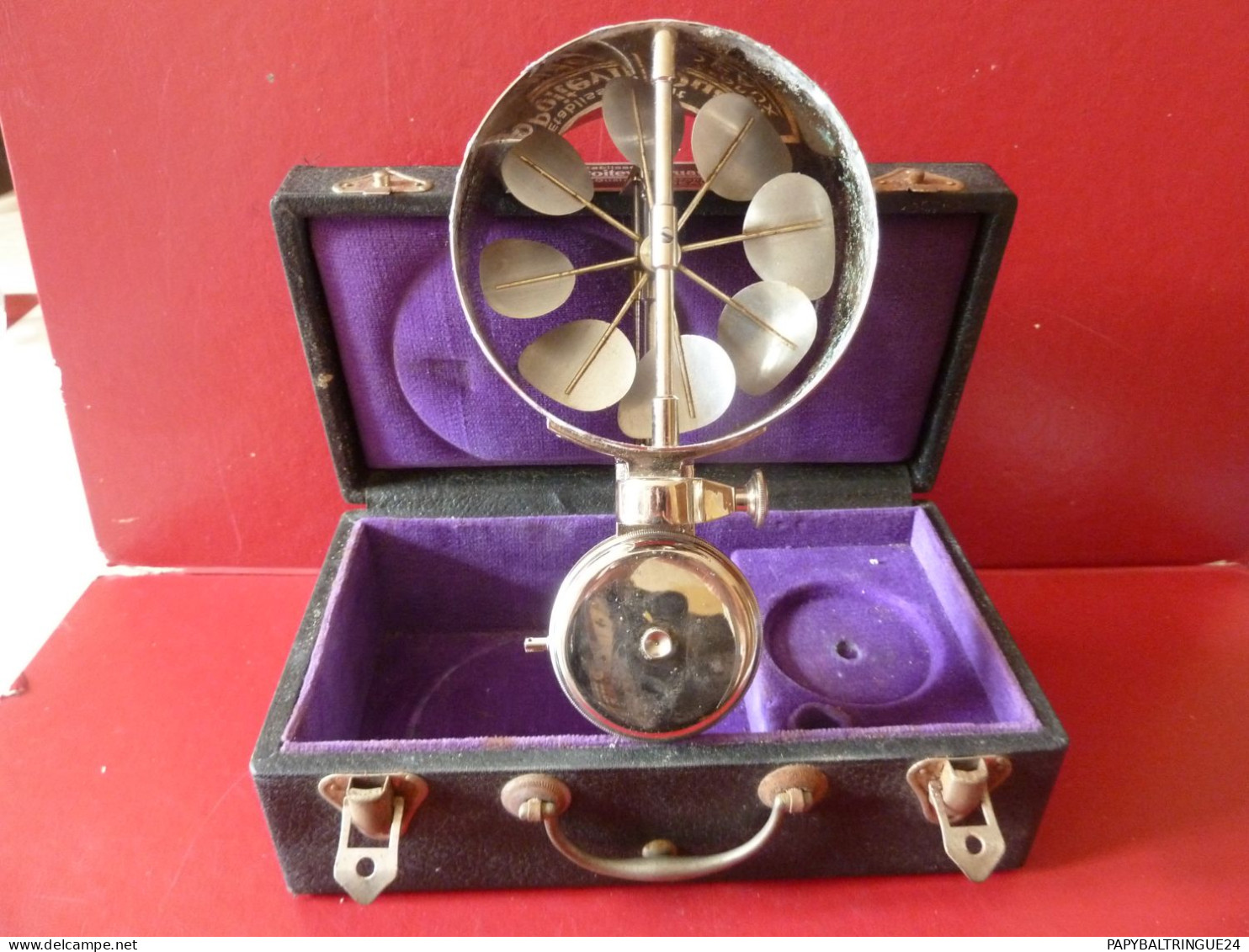 ANCIEN ANEMOMETRE MANUEL DANS SON COFFRET D'ORIGINE. - Technik & Instrumente