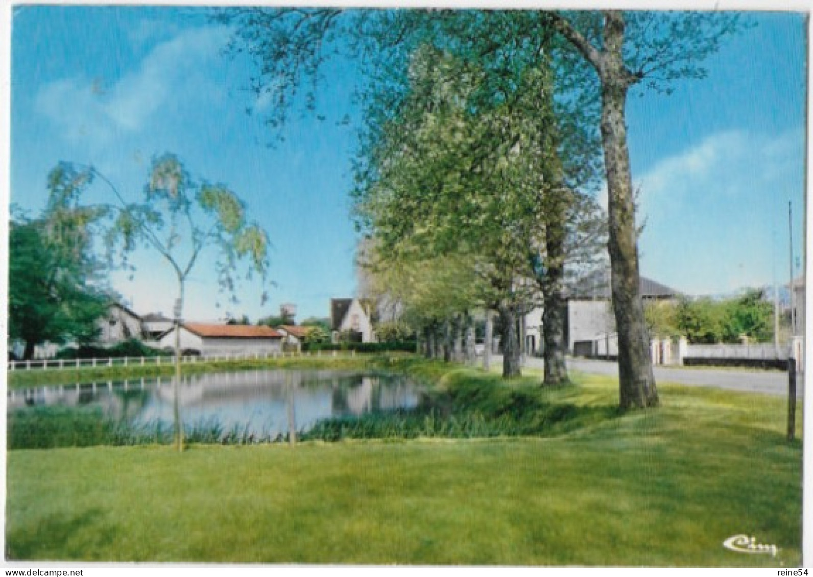 86  COUHE VERAC (Vienne) L'étang Et Le Nouveau Jardin Public -circulé - Imp. CIM Combier - Couhe