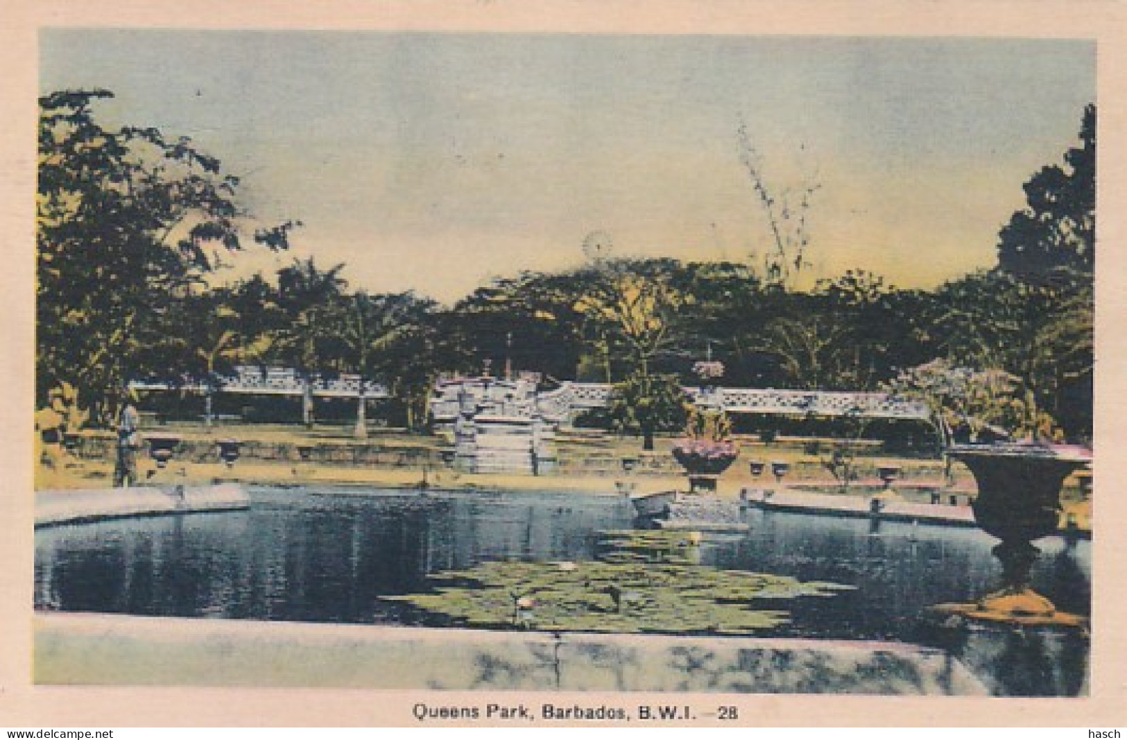 3817	161	Barbados, Queens Park (crease Right Side See Backside) - Barbades