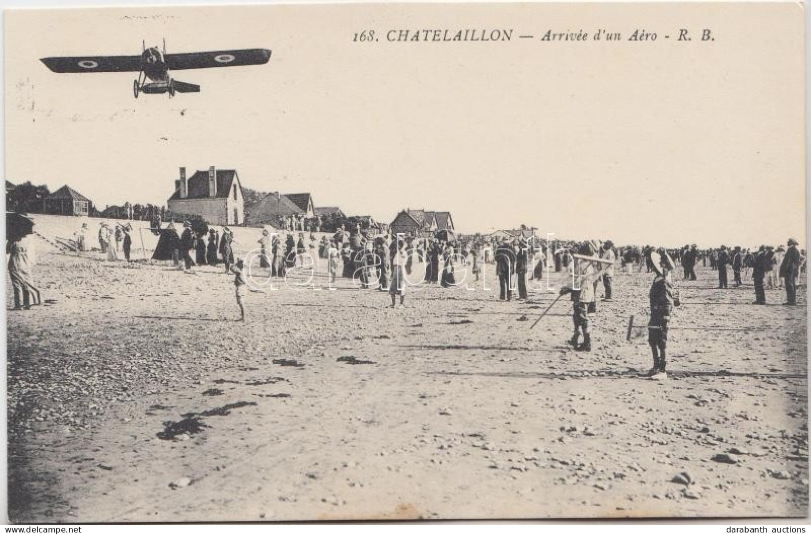 ** T1 Chatelaillon, Arrivée D'un Aero / Aeroplane - Unclassified