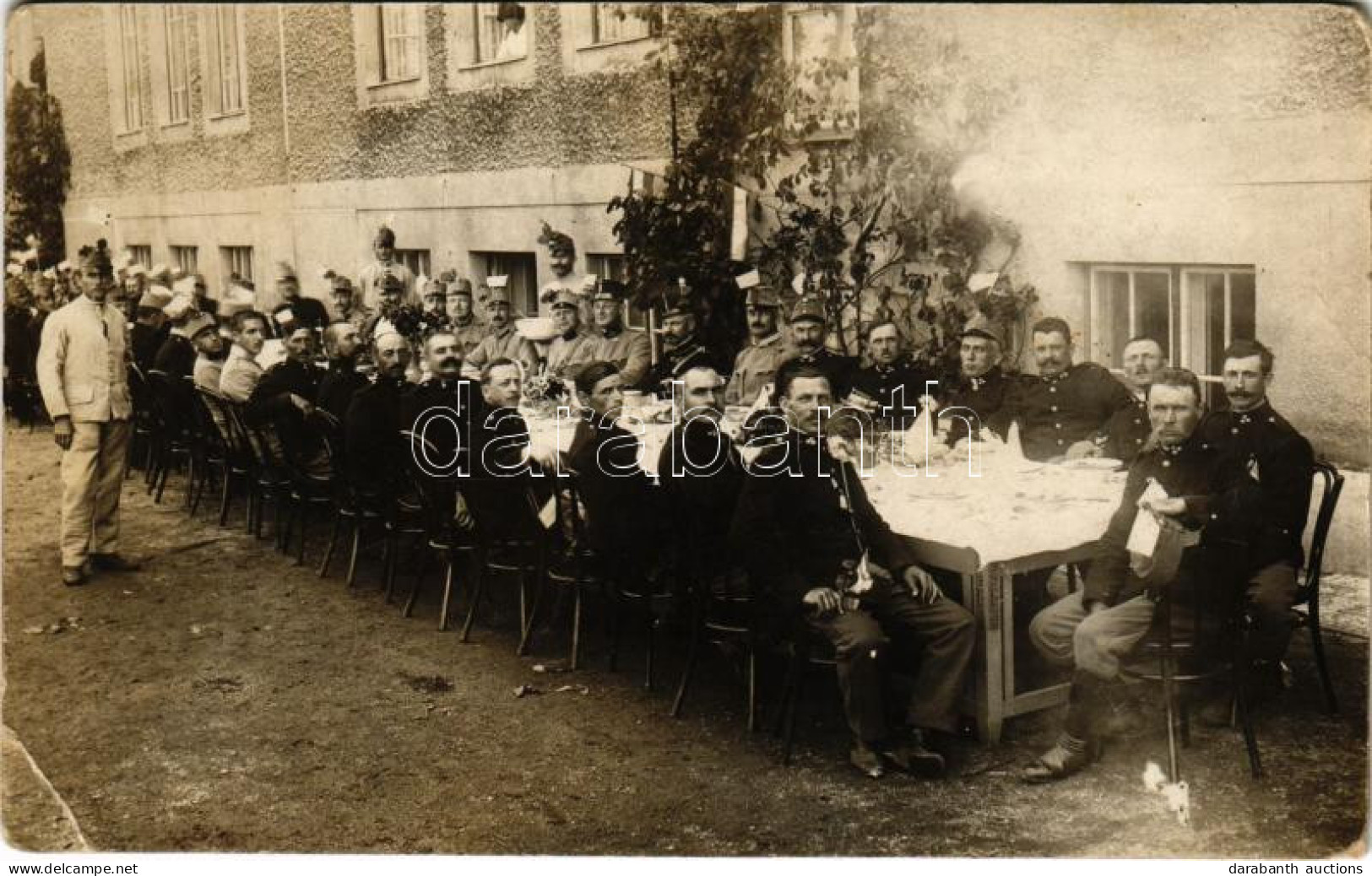** T3 Osztrák-magyar Katonák Ebéd Közben / WWI Austro-Hungarian K.u.K. Military, Soldiers And Officers Having Lunch. Pho - Non Classés