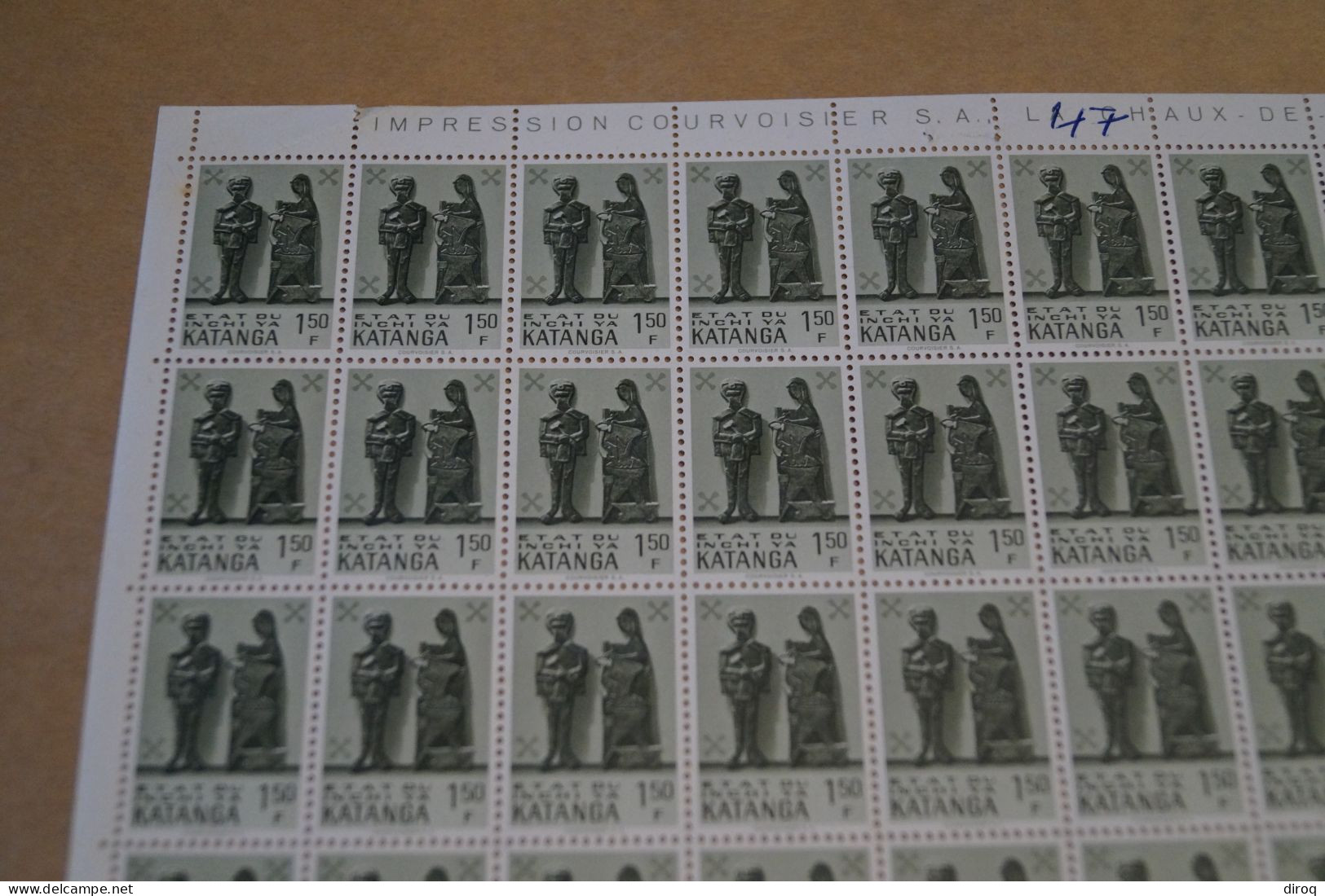 Feuille Avec 98 Timbres Du Katanga,Courvoisier,1,50 Fr.bel état Pour Collection - Katanga