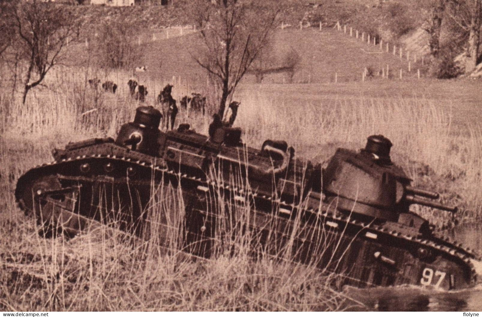 Militaria - Char De 70 Tonnes Traversant Une Rivière - Tank Blindé - Material