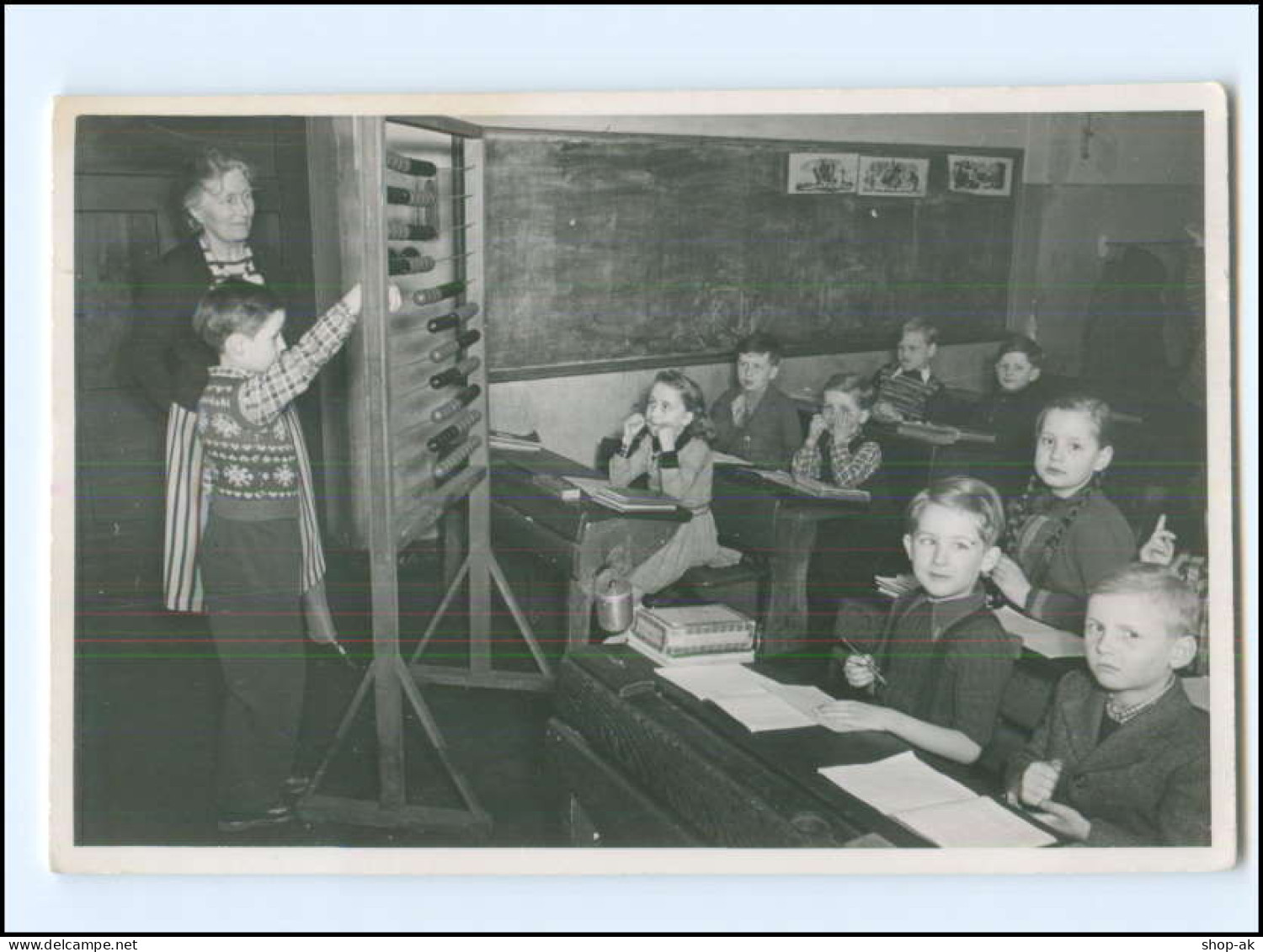 V5130/ Schule Schulklasse Klassenzimmer Foto AK 50er Jahre Rechenschieber - Children's School Start