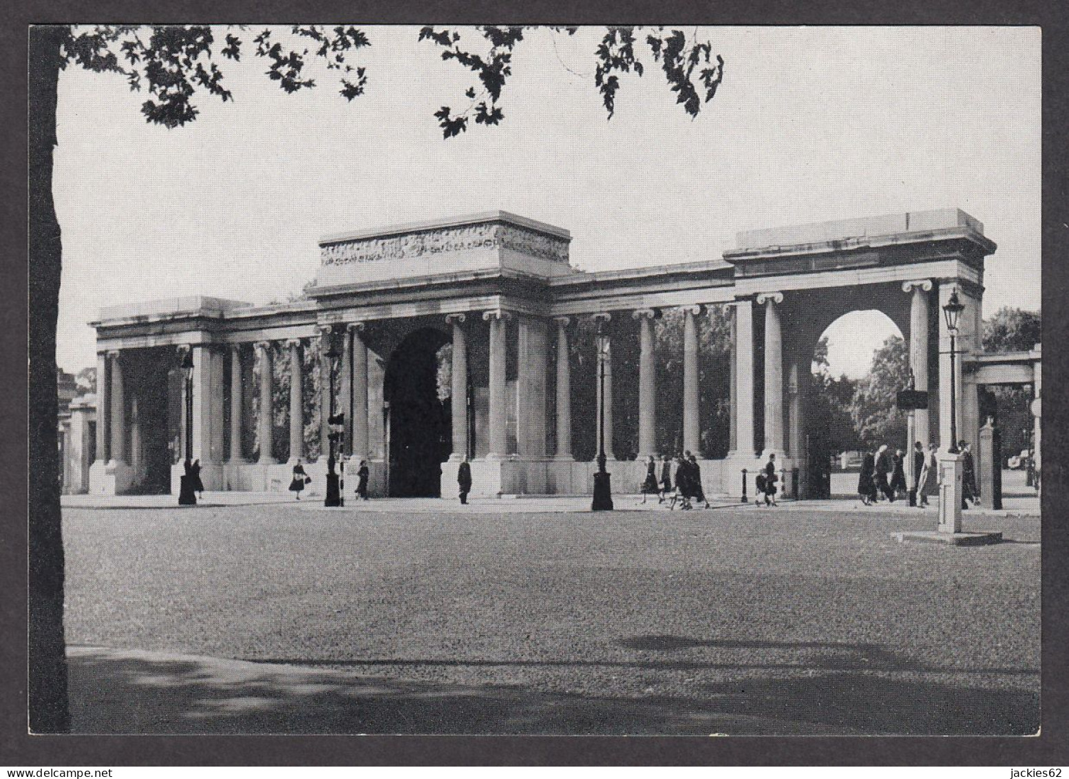 110946/ WESTMINSTER, Apsley Gate At Hyde Park Corner - London Suburbs