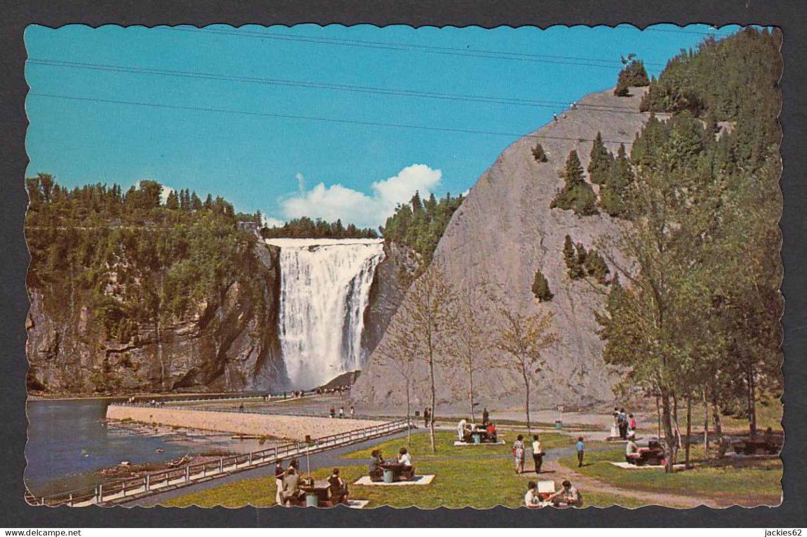 114774/ BOISCHATEL, Un Pique-nique Au Pied Des Chutes Montmorency  - Cataratas De Montmorency