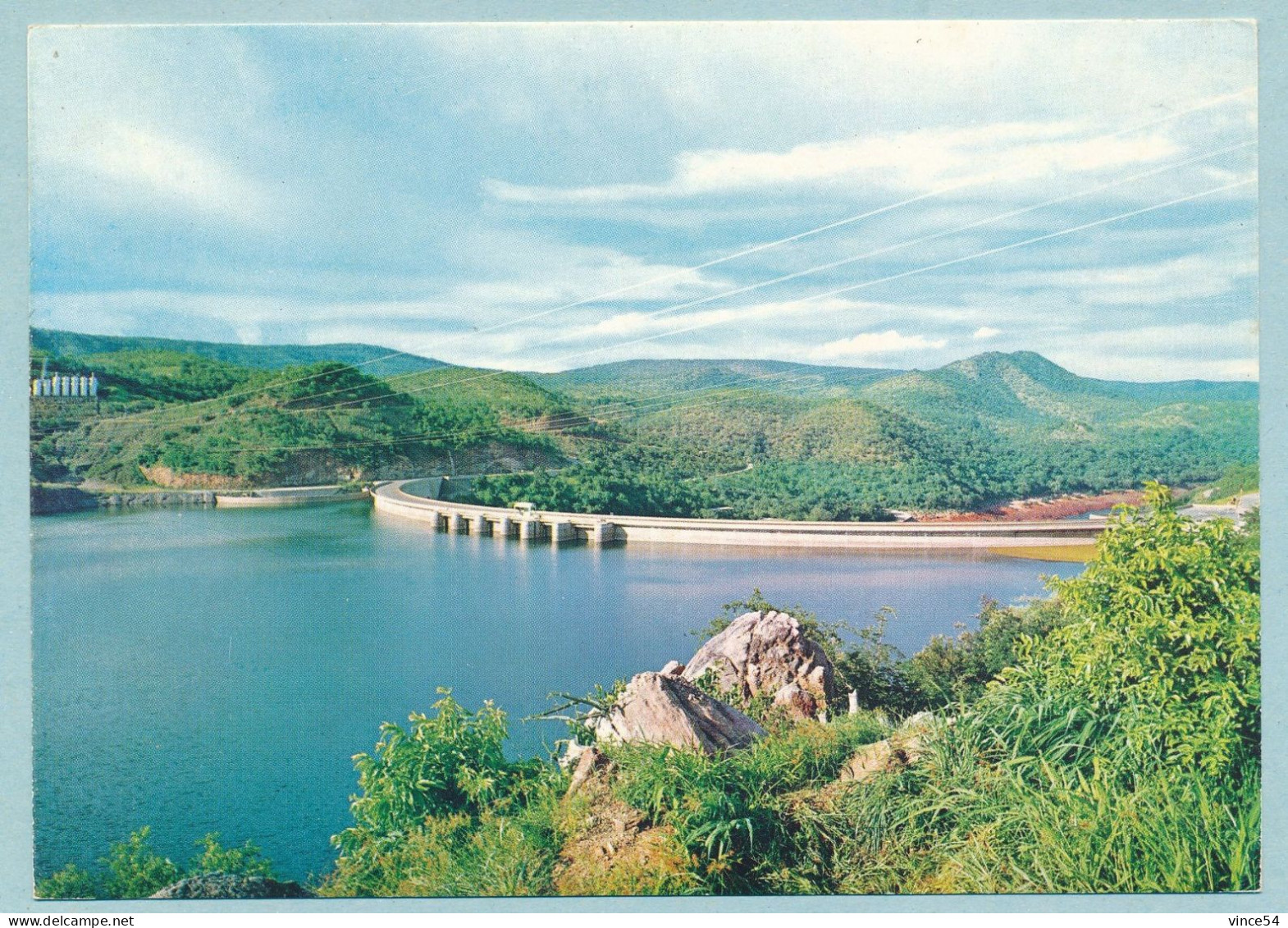 LAKE KARIBA - Zambesi River. A View Of The Wall From The Rhodesian Side Looking Down Stream - Simbabwe