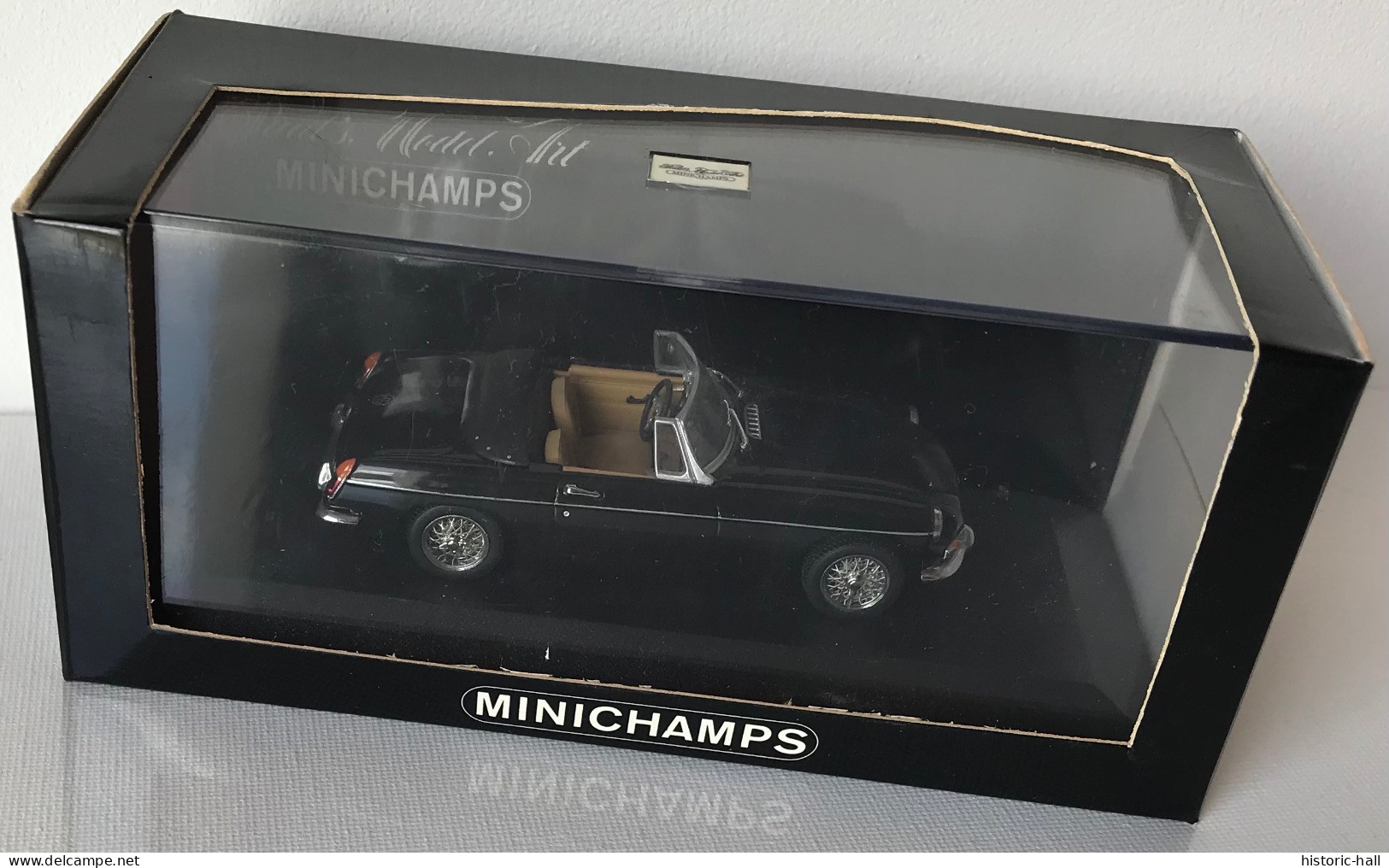 MINICHAMPS - MG B Cabriolet (1962-69) - Minichamps