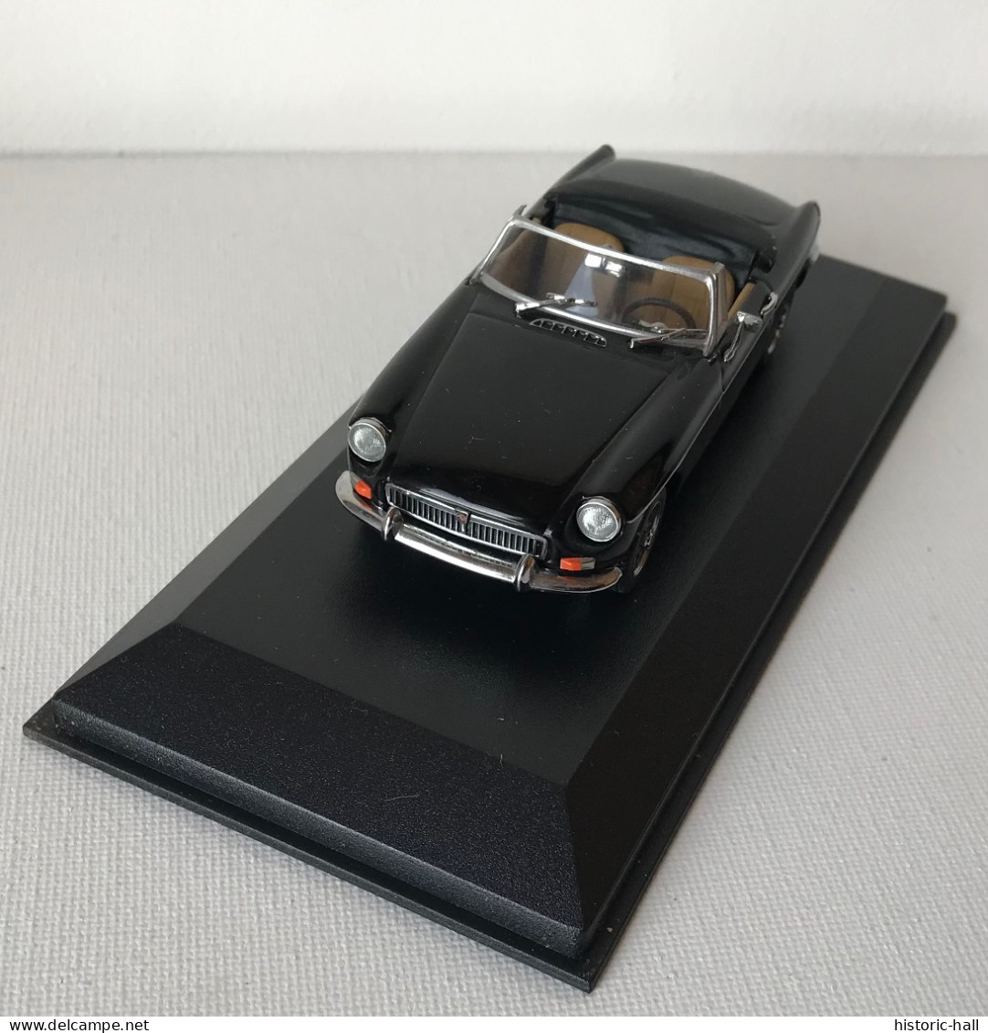 MINICHAMPS - MG B Cabriolet (1962-69) - Minichamps