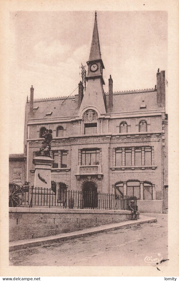 43 Craponne Sur Arzon Hotel De Ville Et Le Monument Aux Morts  CPA - Craponne Sur Arzon