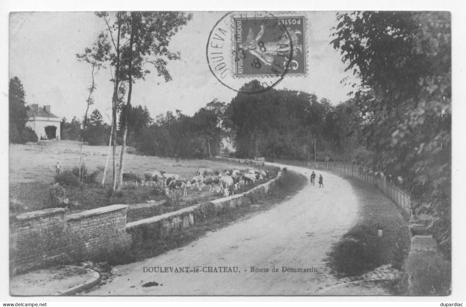 52 - Haute Marne / DOULEVANT - Le - CHATEAU. --  Route De Dommartin. - Doulevant-le-Château