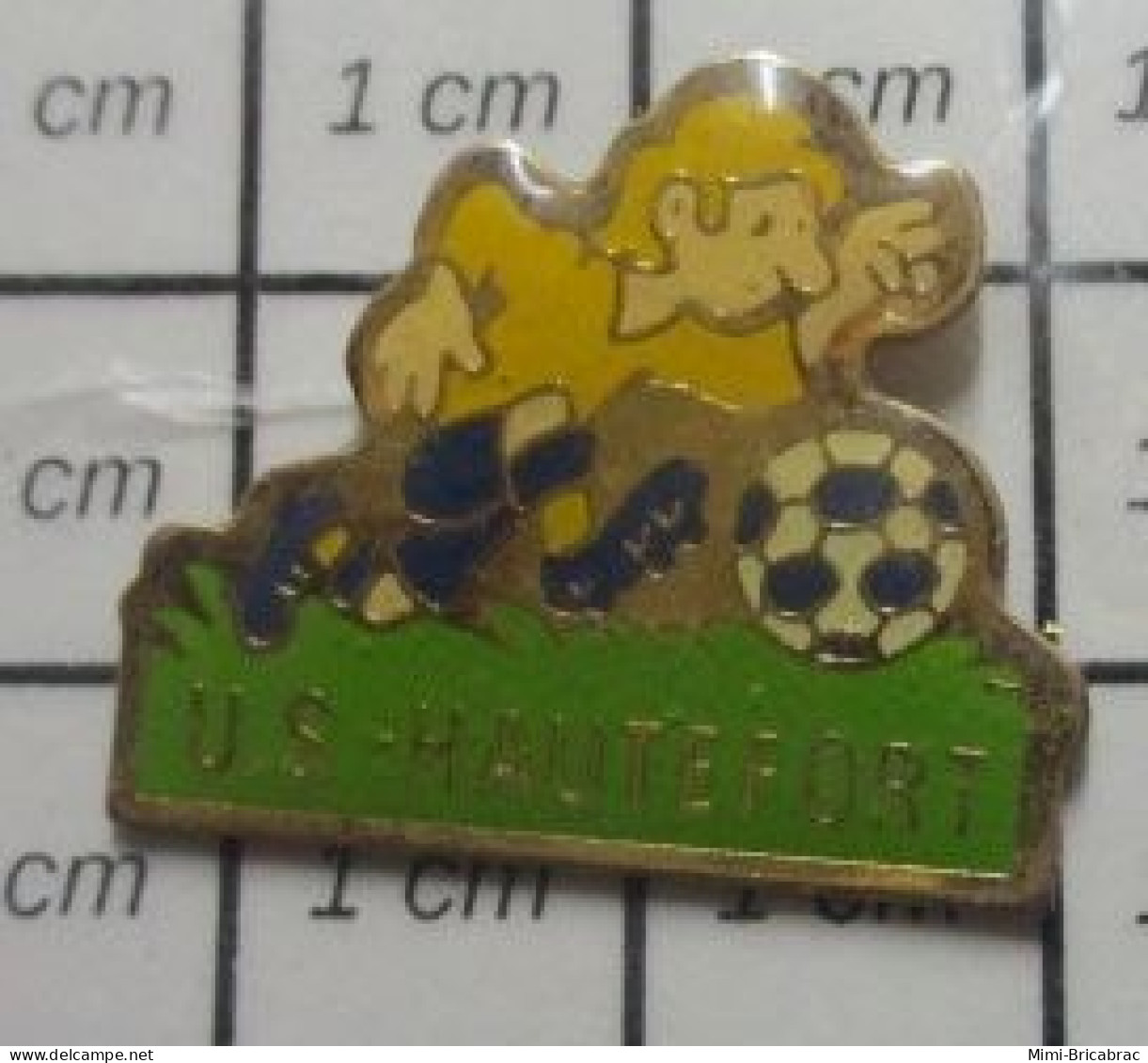 1616c  Pin's Pins / Rare Et De Belle Qualité / SPORTS / CLUB FOOTBALL US HAUTEFORT - Fútbol