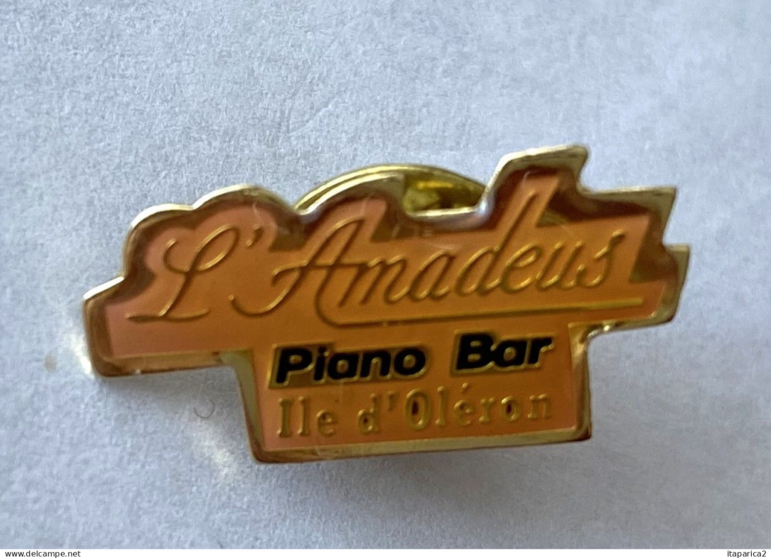 PINS MUSIQUE AMADEUS PIANO-BAR ILE D'OLERON / 33NAT - Musique