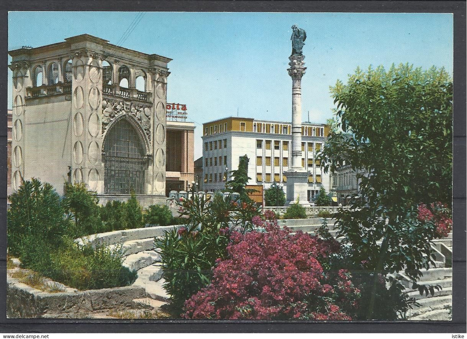 Italy, Lecce, Sedile E Anfiteatro, Sitzbank Und Amphitheater. - Lecce