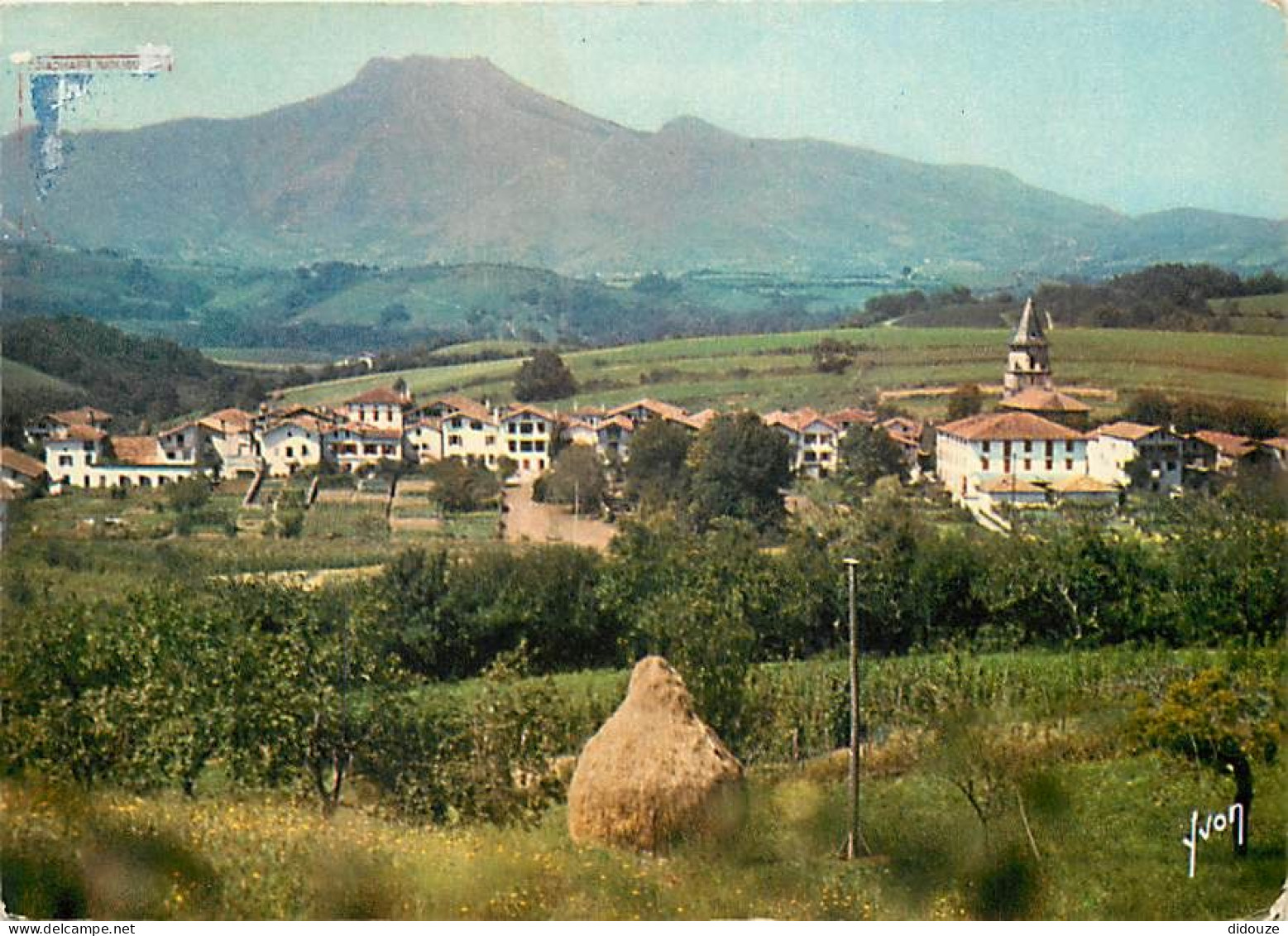 64 - Ainhoa - Le Village - Au Fond  La Rhune - CPM - Voir Scans Recto-Verso - Ainhoa