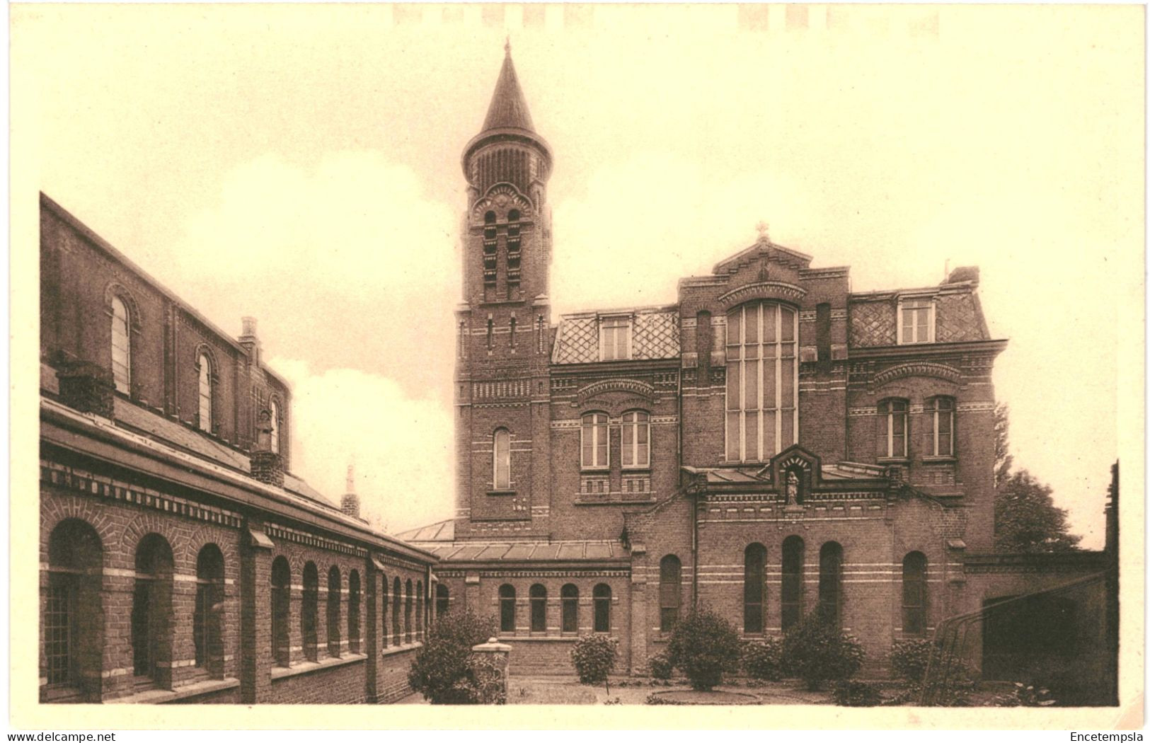 CPA Carte Postale Belgique Mouscron Noviciat Des Pères Barnabites Cloître Et Façade Du Noviciat   VM78572 - Mouscron - Möskrön