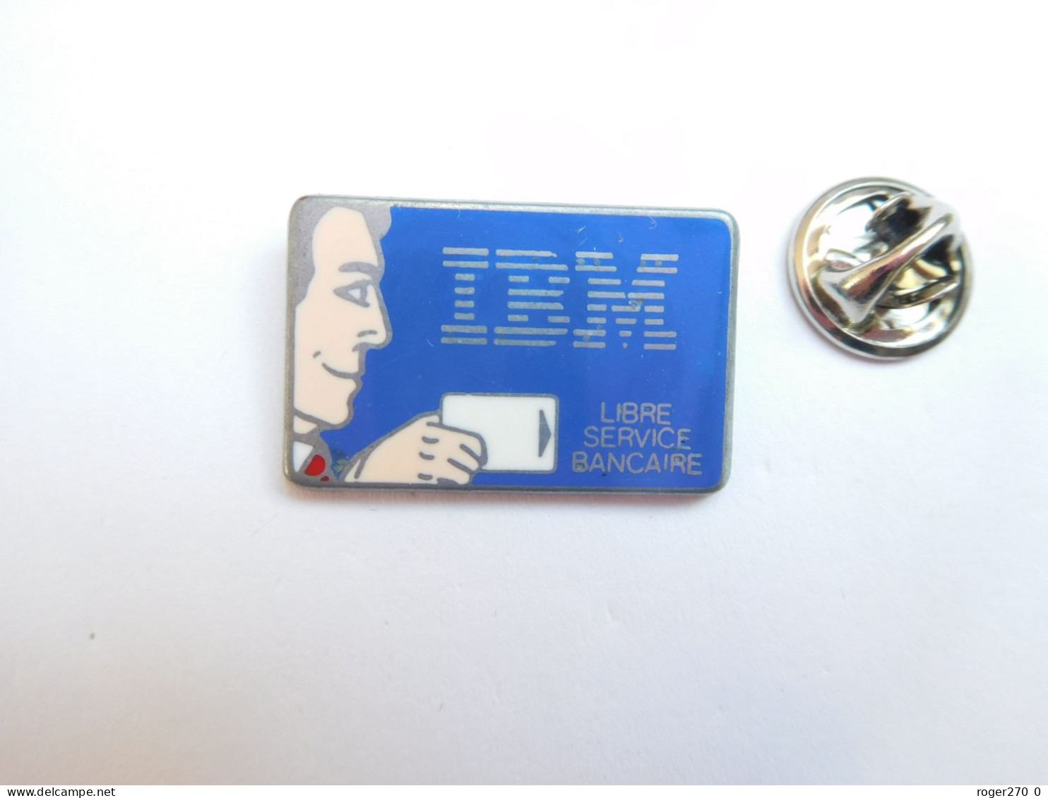 Pin's En Zamac , Informatique , IBM , Libre Service Bancaire , Non Signé , Décoloré - Informatique