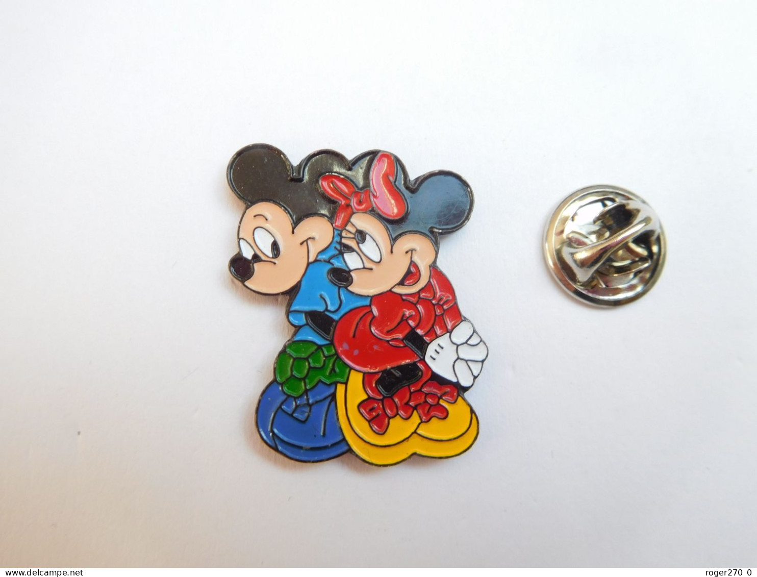 Beau Pin's , Disney , Mickey Et Minnie - Disney