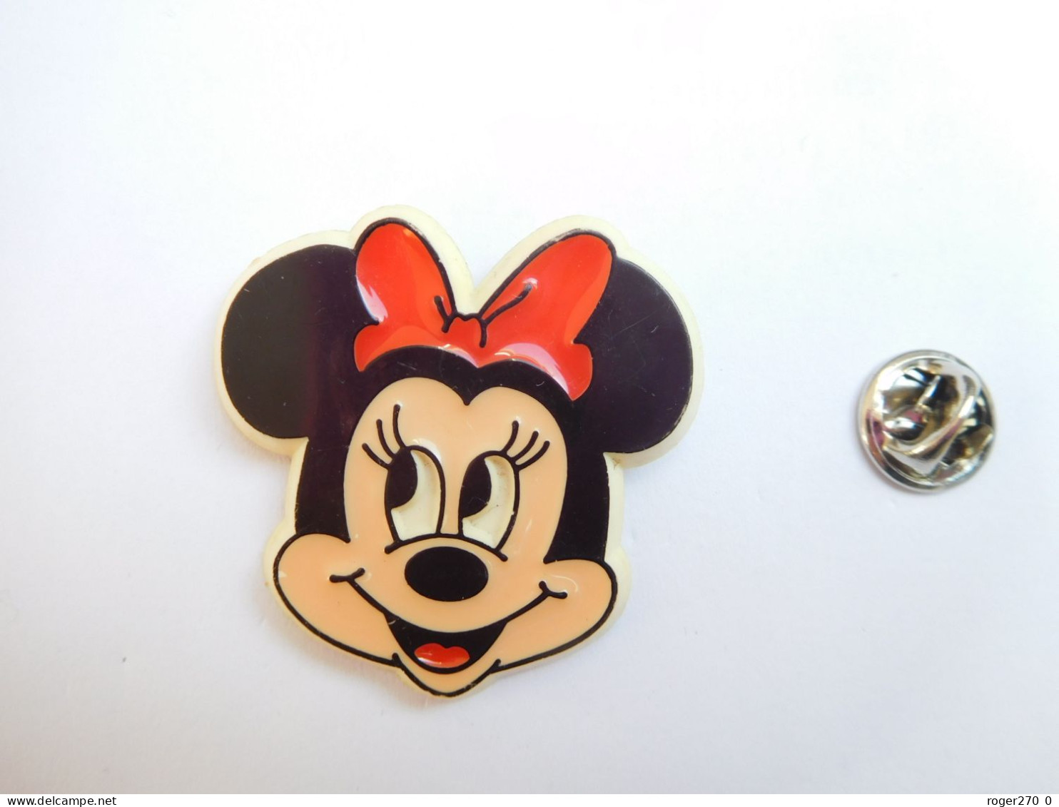 Beau Pin's En Plastique , Disney , Minnie - Disney